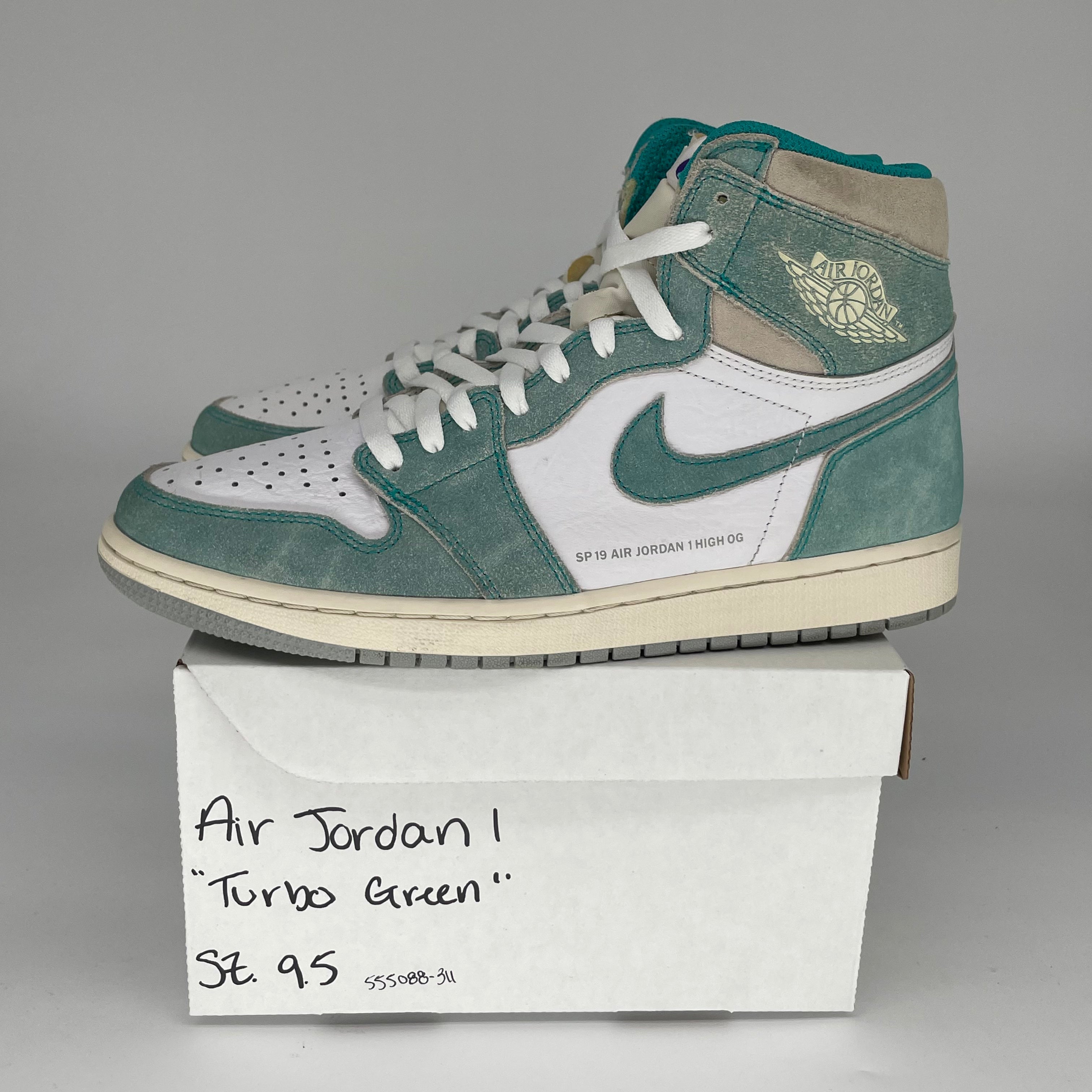 AIR JORDAN 1 Retro High OG 