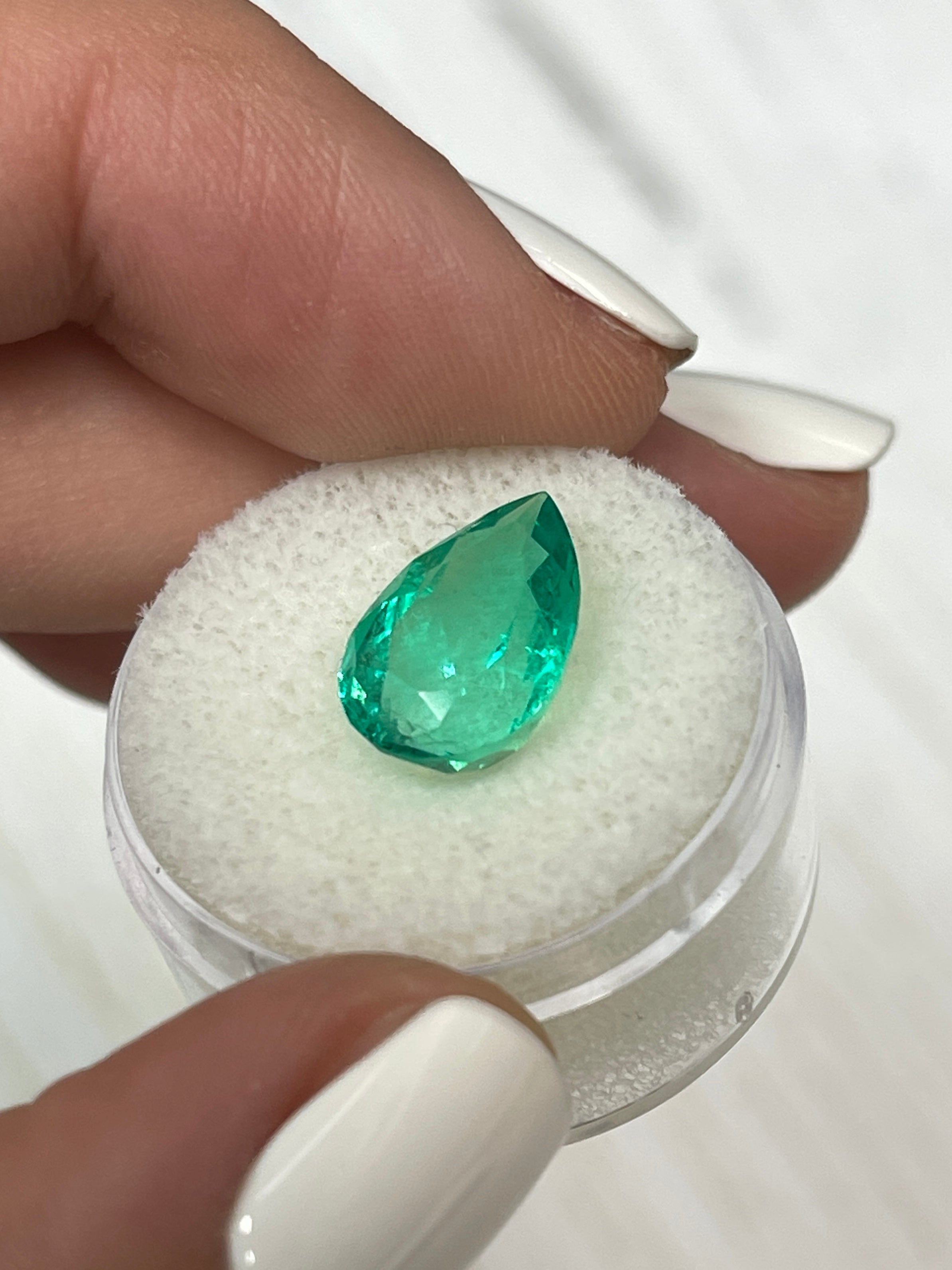 4.59 Carat Natural Colombian Emerald Pear Cut Loose Gemstone - 14x9mm for Jewelry Making, Engagement Rings & Luxury Gifts