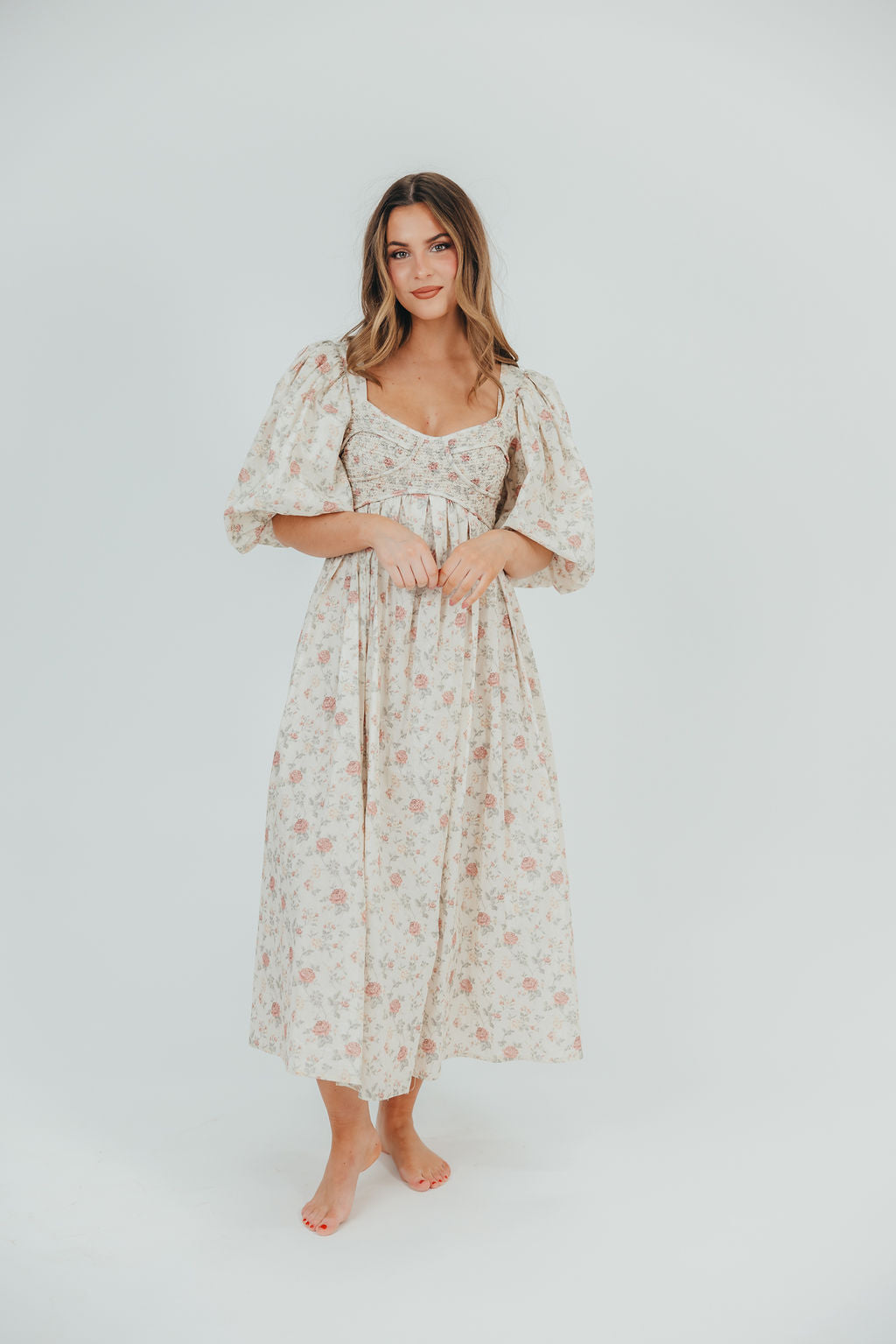 Harlow Maxi Dress in Off White Floral - Bump Friendly Maternity Dress & Inclusive Sizing (S-3XL) | Perfect for Pregnancy, Beach Vacations & Summer Weddings