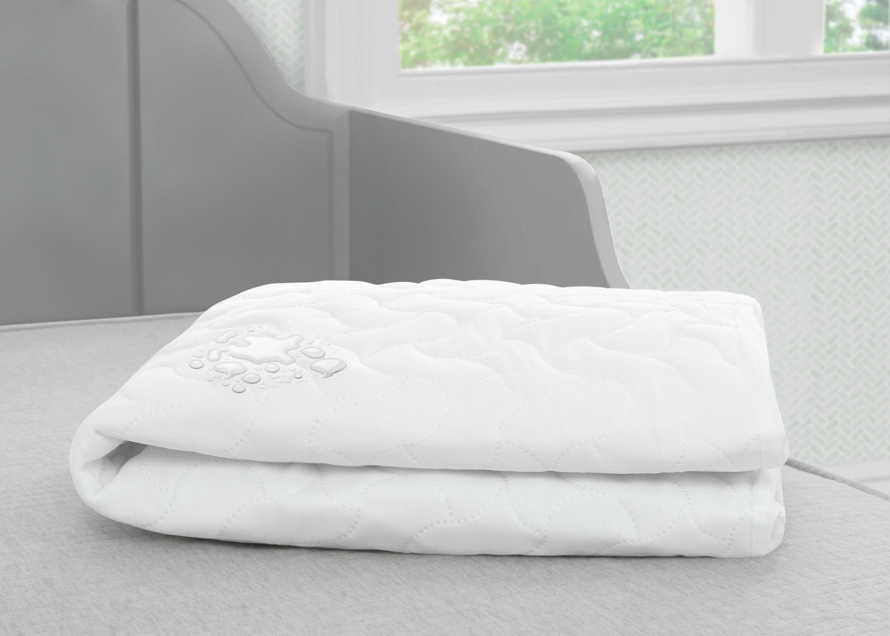 Organic Waterproof Fitted Crib Mattress Pad - Breathable Baby Crib Mattress Protector Cover for Newborn & Toddler - Perfect for Nursery, Daycare & Travel Use