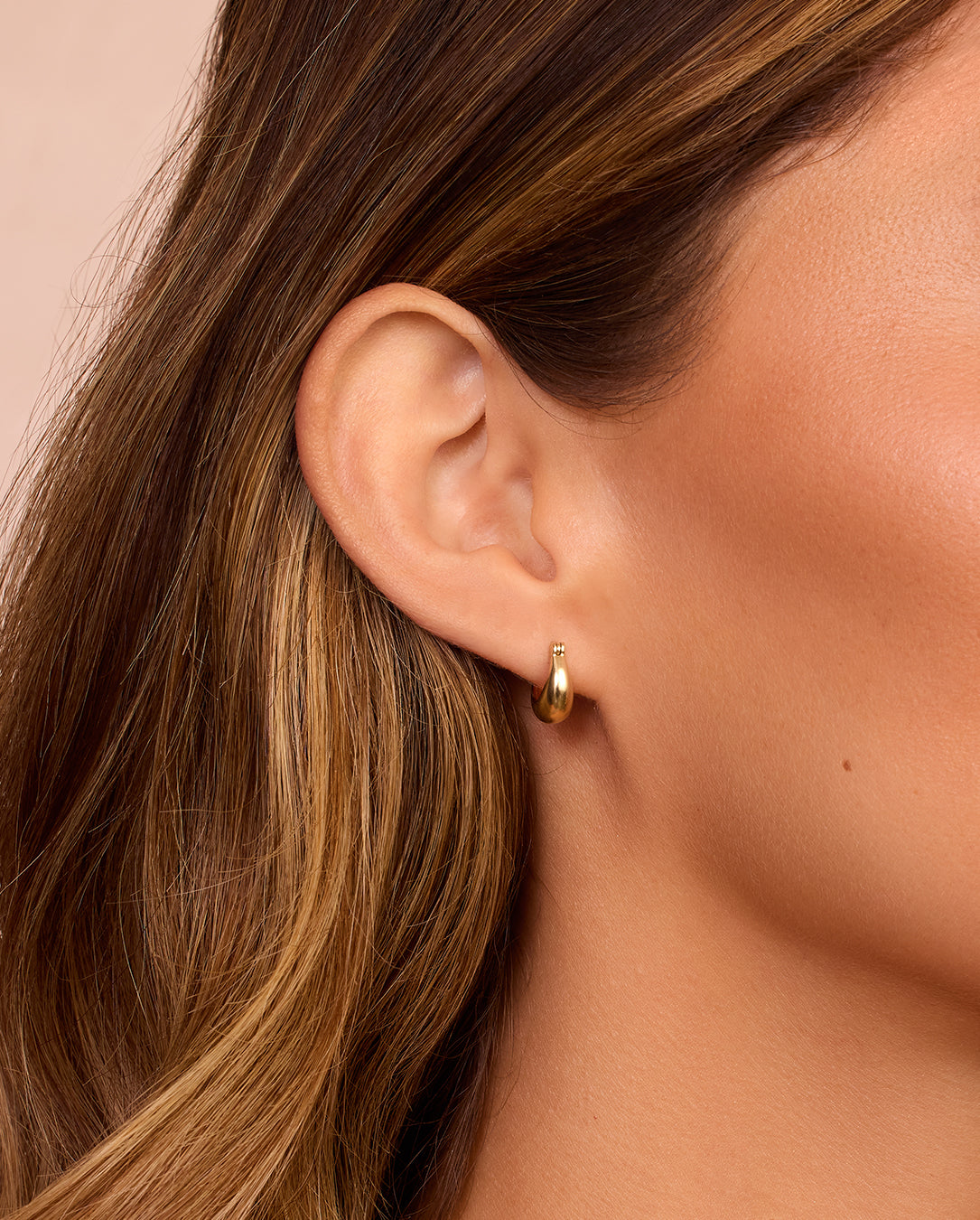 14K Gold Single Huggie Earrings for Women - Minimalist Hoop Earrings for Everyday Wear | Perfect for Gifts, Parties & Casual Outfits