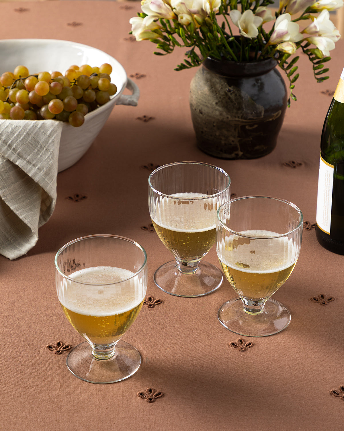 Premium Ribbed Wine Glasses Set of 4 - Elegant Stemware for Red & White Wine - Perfect for Dinner Parties, Weddings & Home Entertaining
