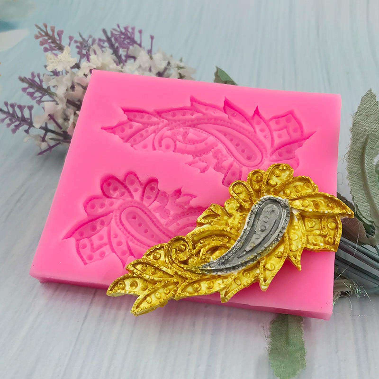 Peacock Feather Silicone Chocolate & Fondant Molds - DIY Cake Decorating, Baking Tools, Ice Cube Tray for Home Bakers & Party Treats - Perfect for Birthday Cakes, Cupcakes, Cookies & Candy Making
