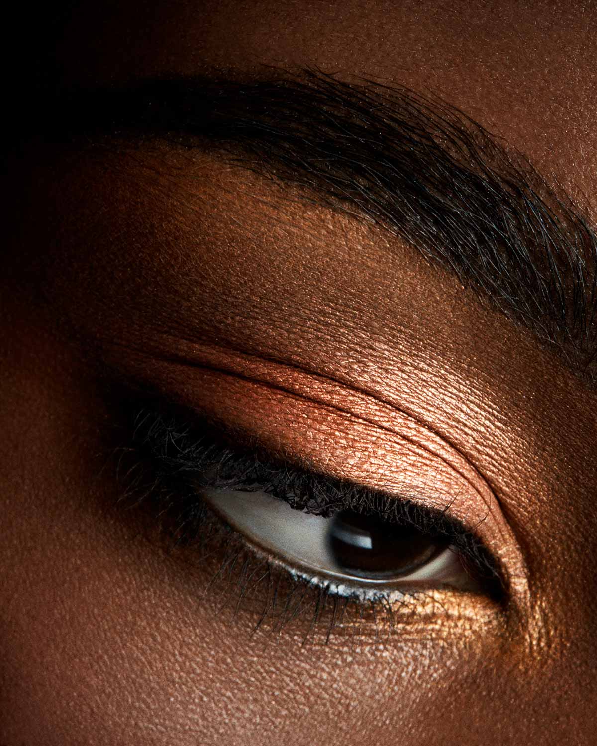 Snap Shadows Mix & Match Eyeshadow Palette - Peach | Buildable Matte & Shimmer Eyeshadows | Perfect for Day to Night Makeup Looks