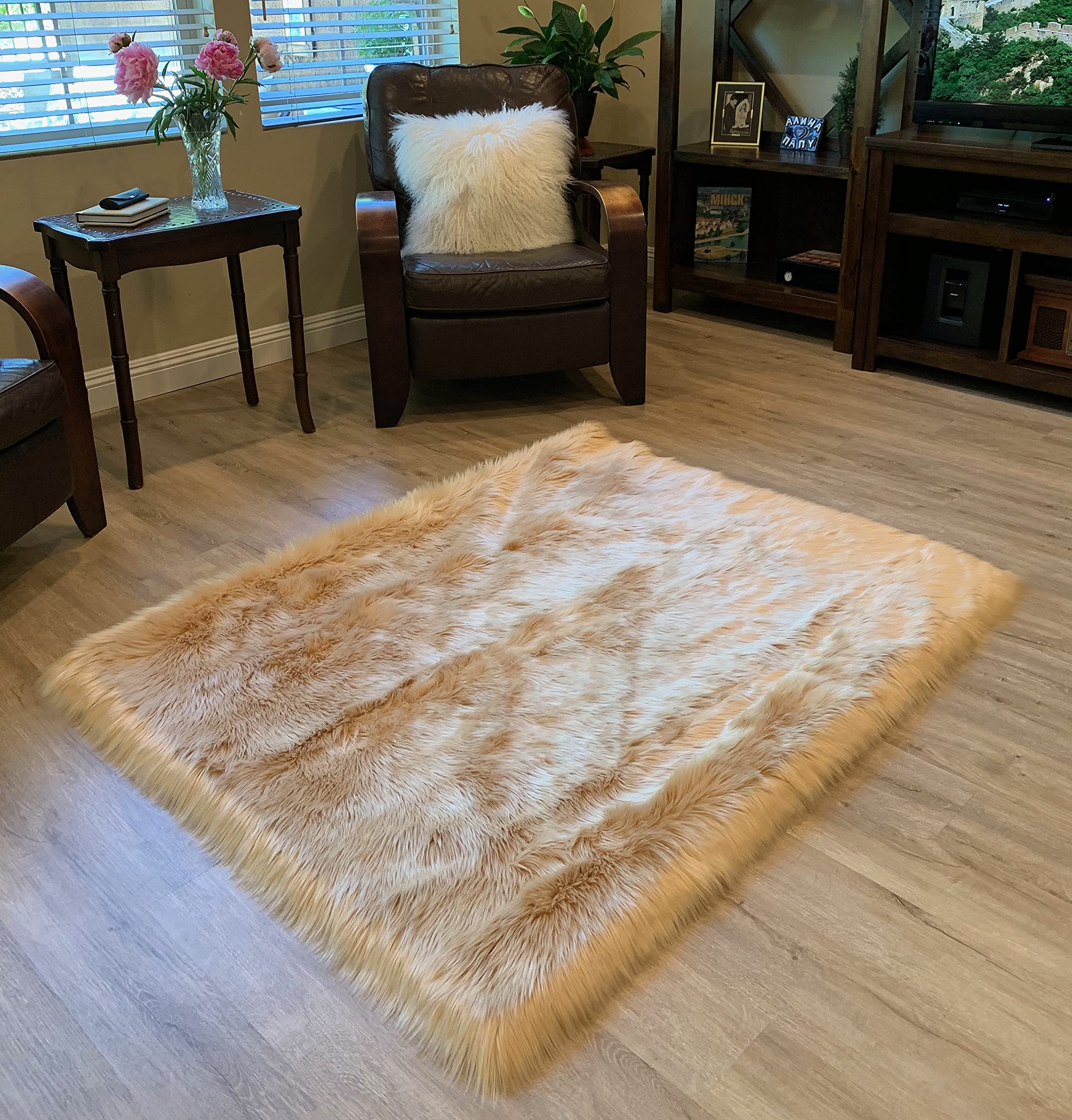 LAMBZY Faux Sheepskin Super Soft Hypoallergenic Silky Square Shag Rug - 3'6