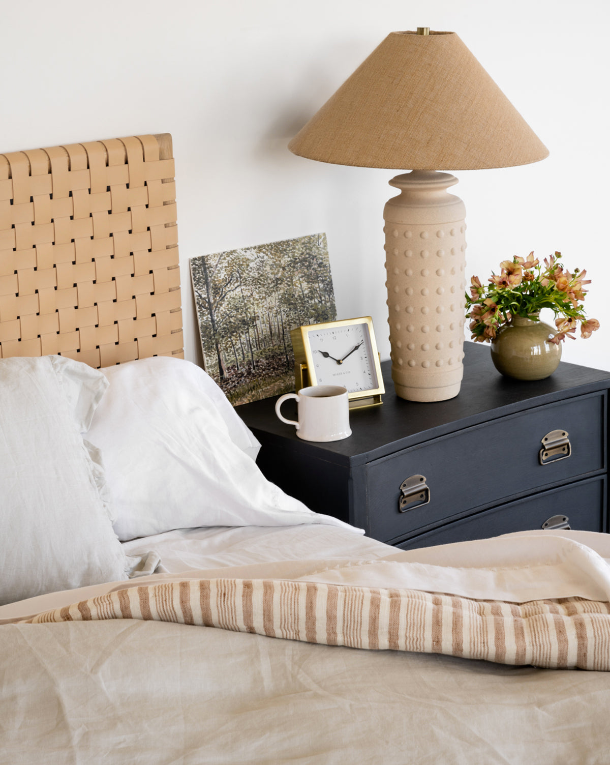 Modern Sonoran Table Lamp - Stylish Bedside & Living Room Lighting for Home Decor - Perfect for Bedrooms, Offices & Cozy Spaces
