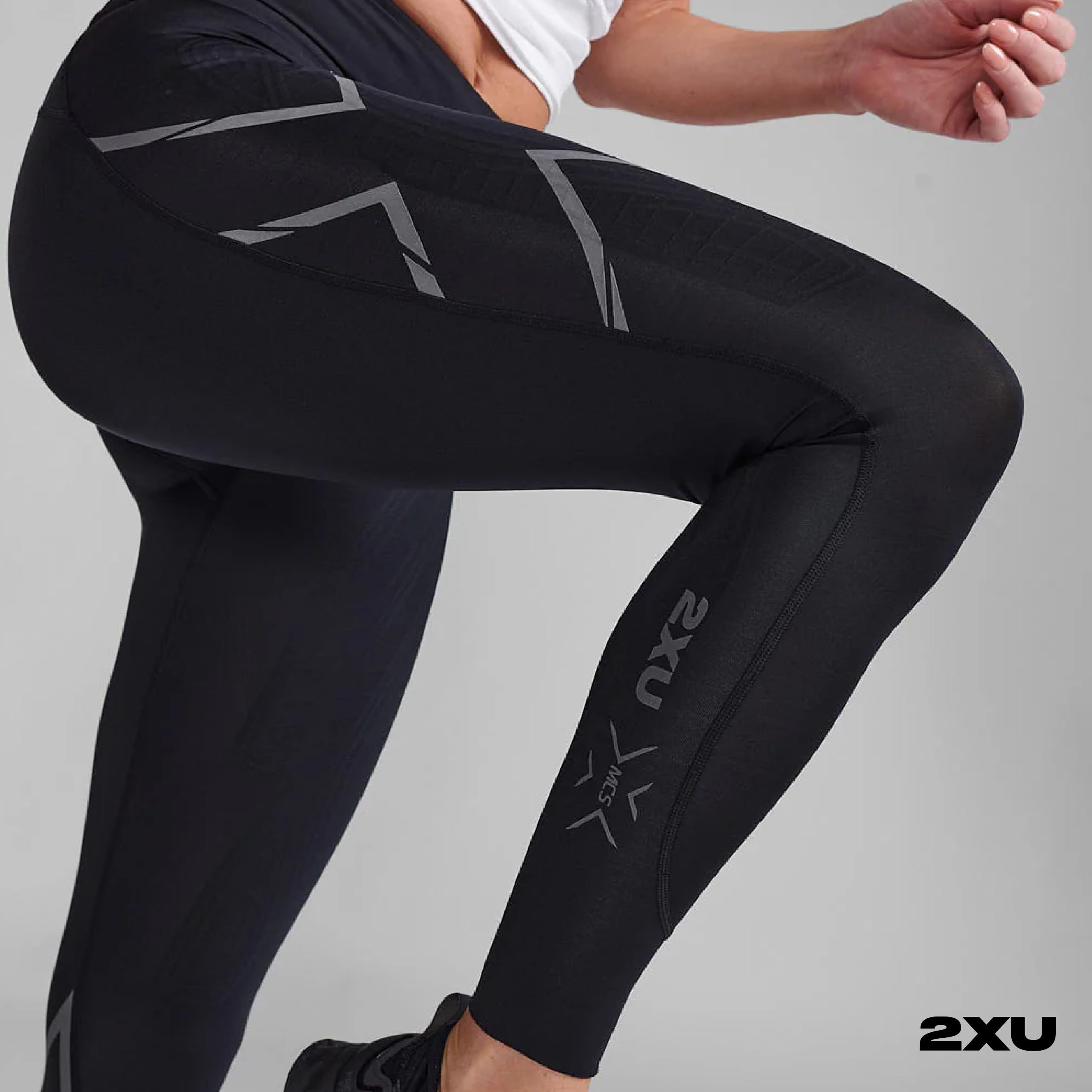 2XU Women's Light Speed Compression Tights - Breathable Running Leggings with 4-Way Stretch for Enhanced Performance | Perfect for Marathon Training, Gym Workouts & Active Lifestyle