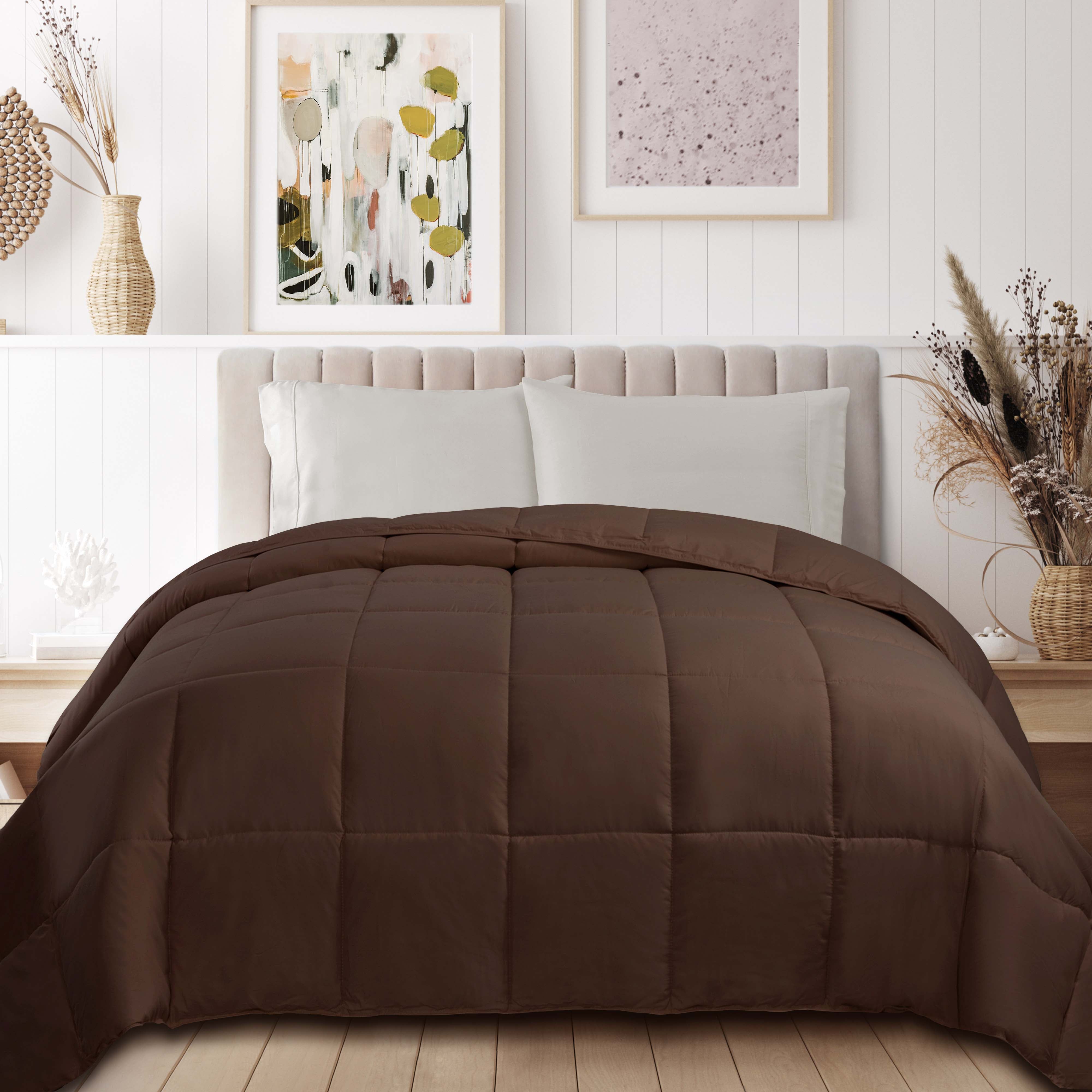 All-Season Reversible Down Alternative Comforter - Lightweight & Hypoallergenic Bedding for Year-Round Comfort - Perfect for Master Bedroom, Guest Room & Dorm Use