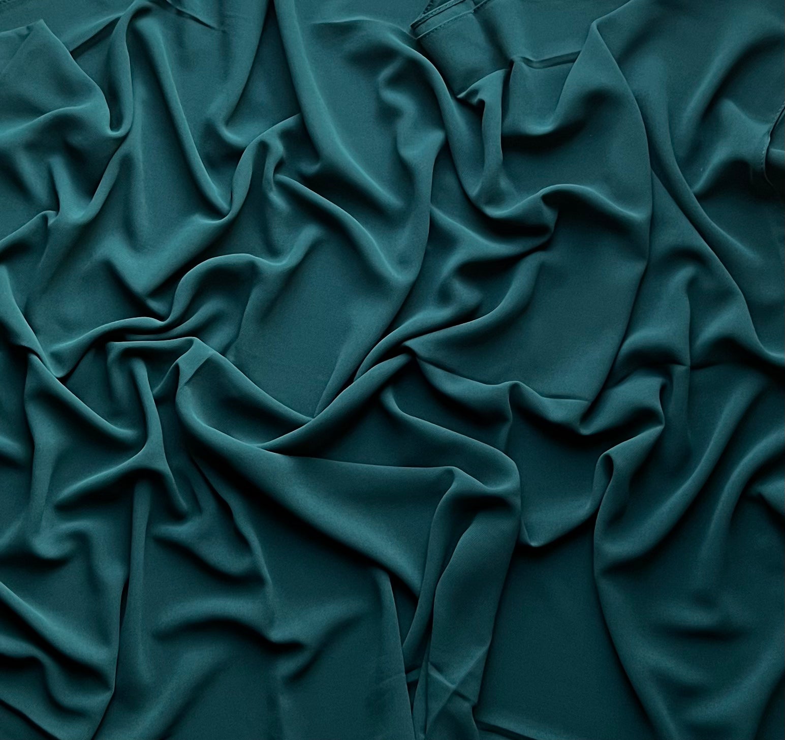 Emerald Green Georgette Chiffon Fabric - Lightweight Sheer Material for Dresses, Scarves & Evening Gowns - Perfect for Bridal Wear, Formal Attire & DIY Fashion Projects