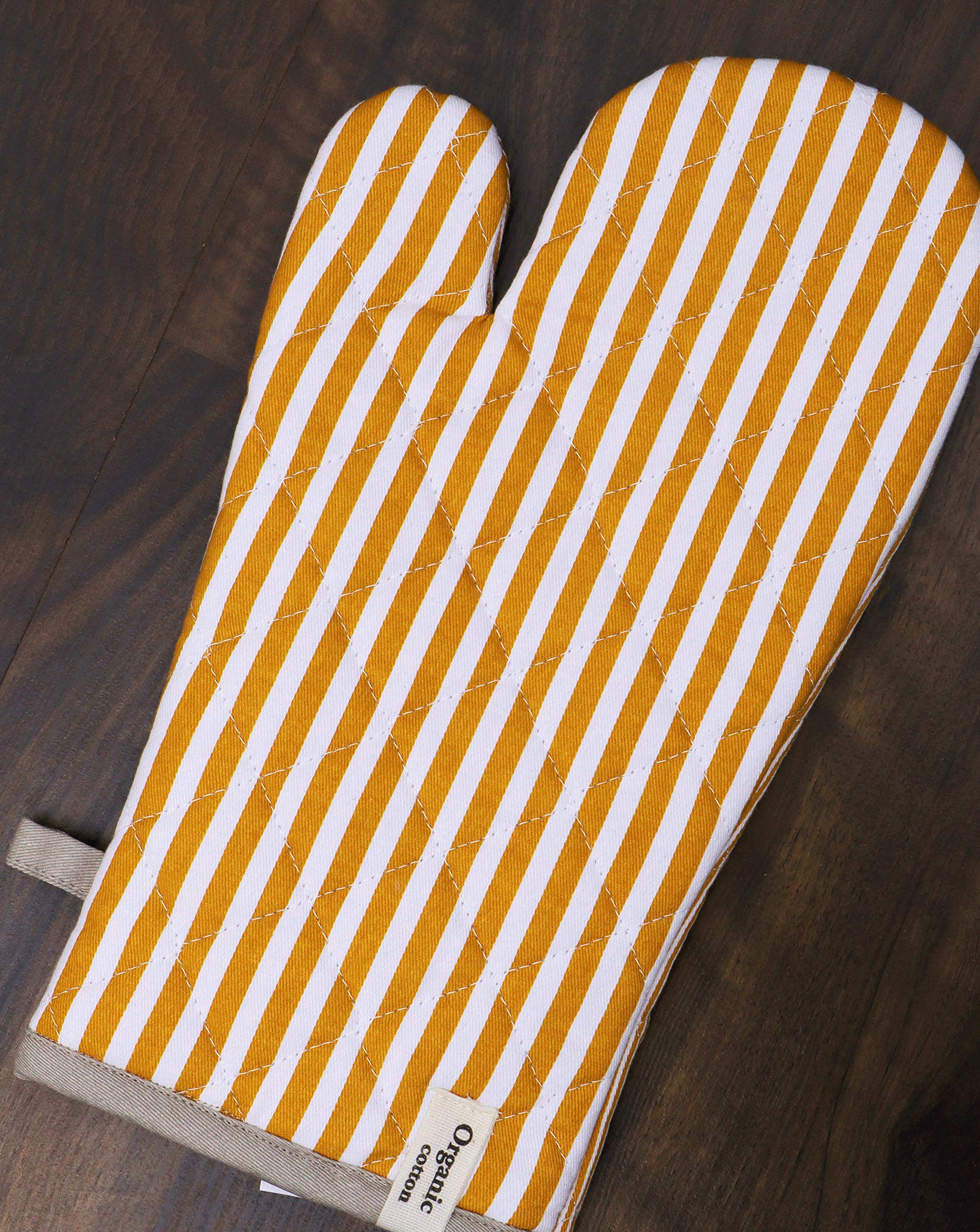AMOUR INFINI Striped Heat Resistant Oven Mitts & Pot Holders Set - Non-Slip, Reusable Kitchen Accessories (1 Mitt + 1 Holder) - Perfect for Baking, Grilling & Cooking - Yellow