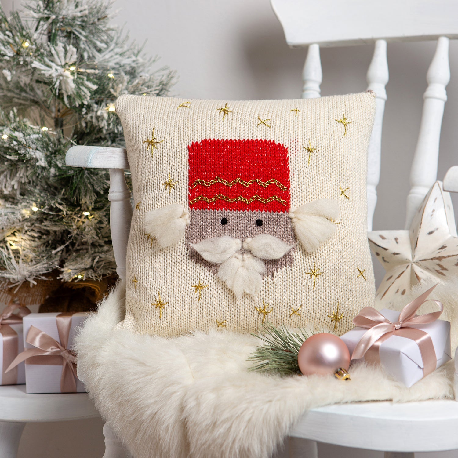 DIY Nutcracker Cushion Cover Knitting Kit - Christmas Holiday Home Decor Craft Project for Beginners & Advanced Knitters - Perfect for Sofa, Bed, and Seasonal Decorations