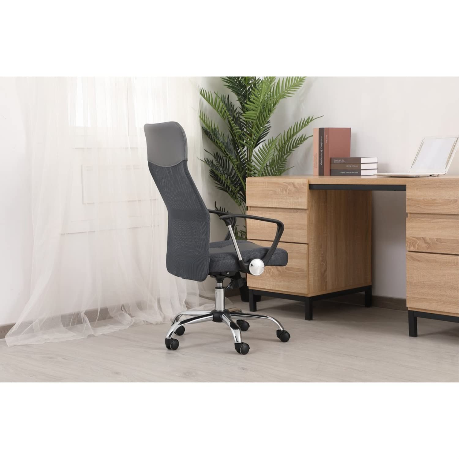 Modern Gray High Back Mesh Office Chair - Ergonomic Swivel Desk Chair with Lumbar Support for Home & Office Workspace Comfort