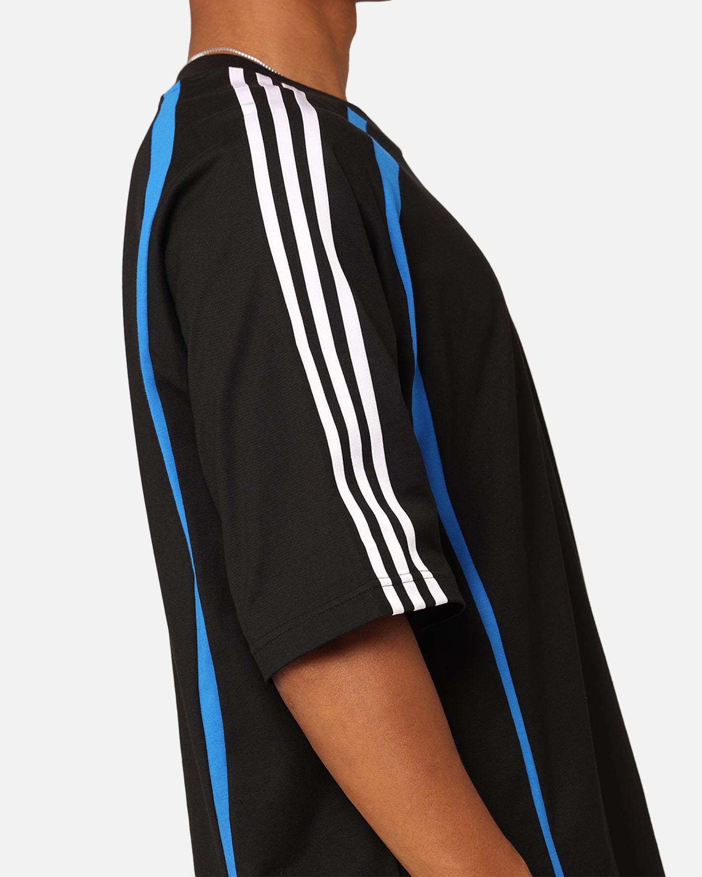 Adidas Oversized Black T-Shirt for Men & Women | Comfortable Cotton Streetwear Tee | Perfect for Casual Wear, Gym & Everyday Outfits