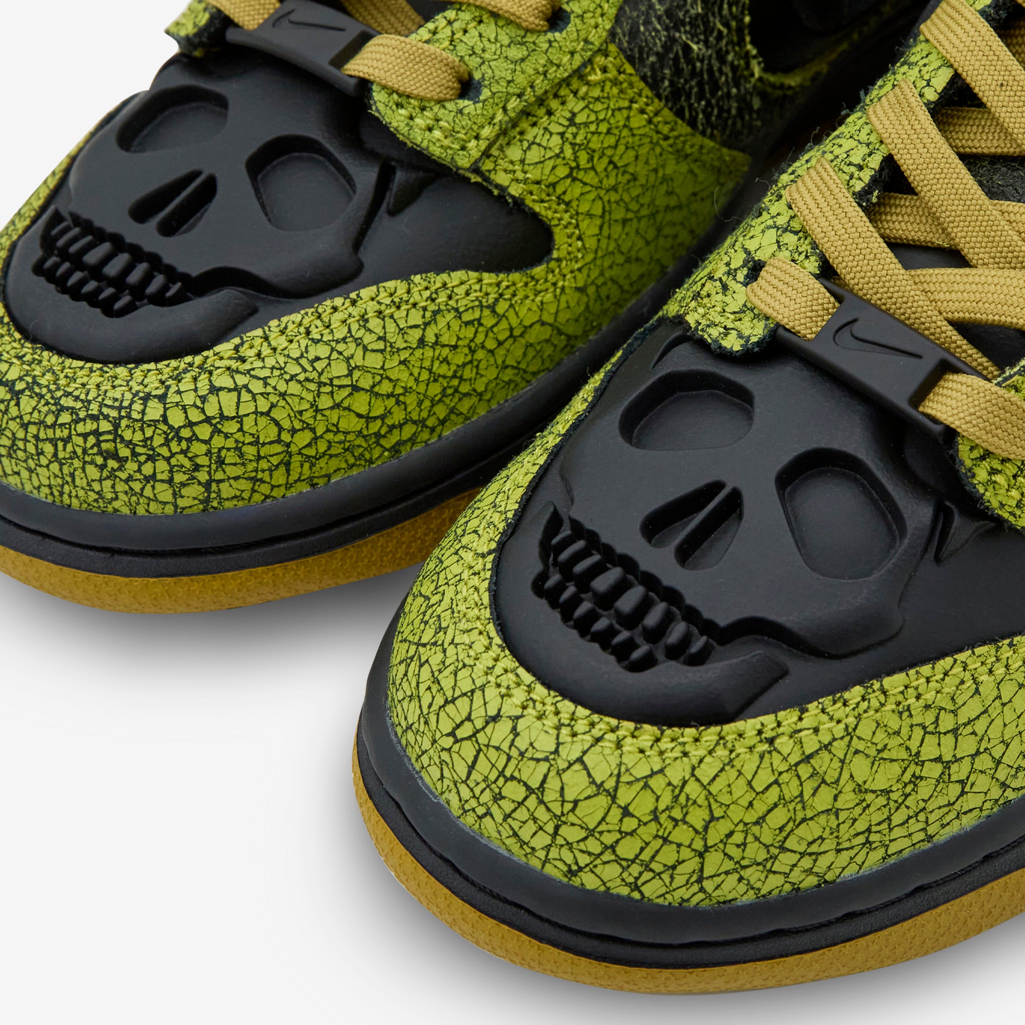 Nike Dunk Low Retro 'Halloween' Sneakers - Bright Cactus/Black/Green Curry Colorway | Limited Edition Basketball Shoes for Men & Women | Perfect for Halloween Costumes, Streetwear Fashion & Sneaker Collectors