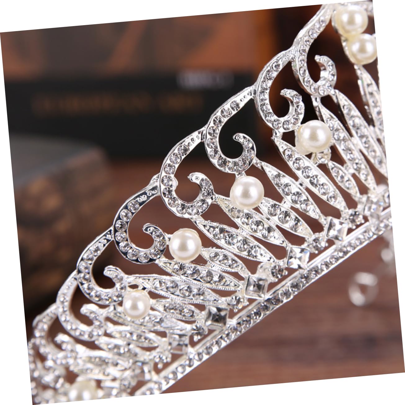 Minkissy Silver Pearl Rhinestone Tiara for Women - Elegant Bridal Wedding Headpiece with Pearls, Hair Accessories for Bride, Halloween & Special Occasions - Perfect for Weddings, Prom, Parties & Costume Events