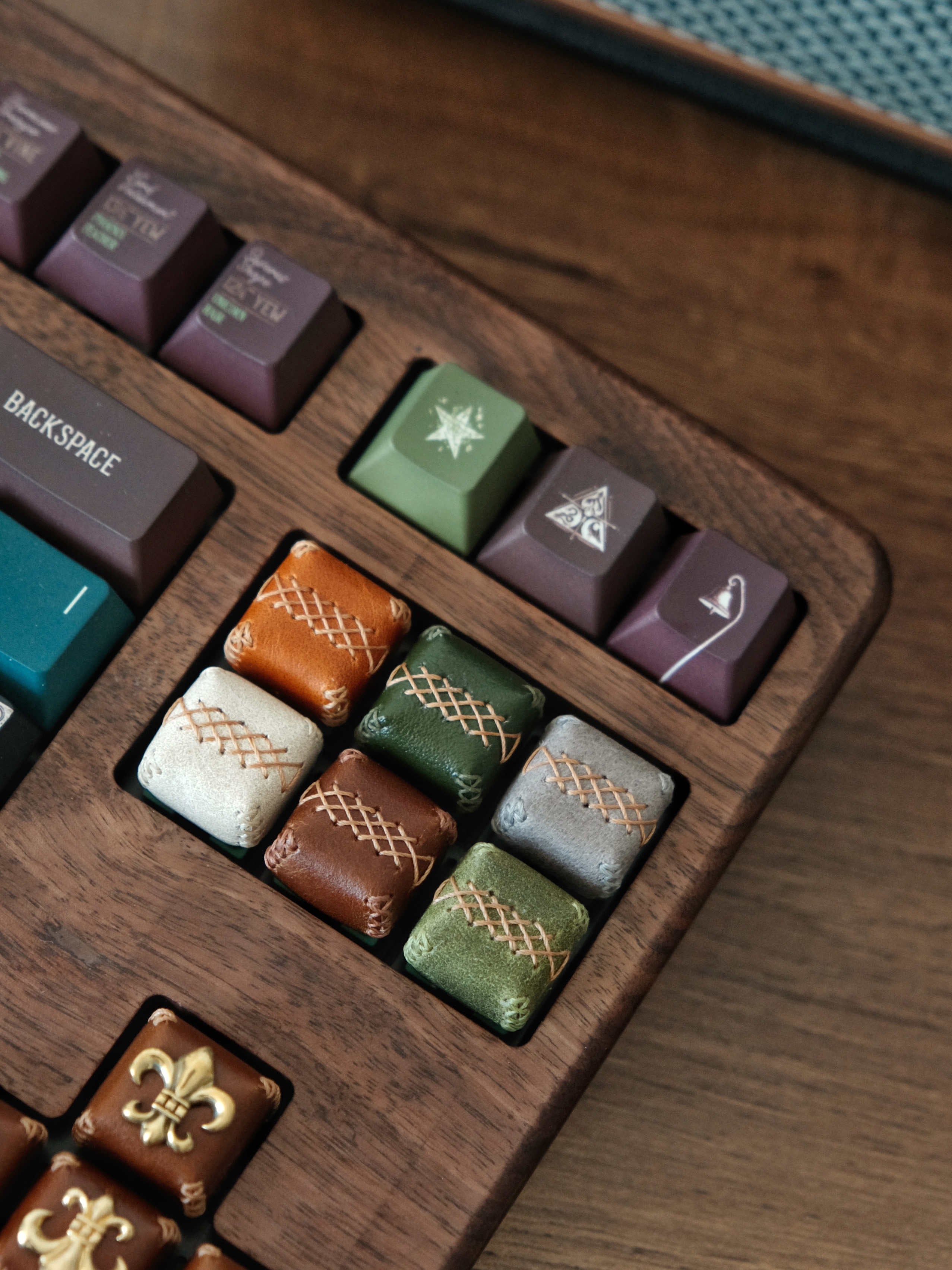 Premium Leather Personalized Keycaps - Hand-Stitched Retro Artisan Keycaps for Mechanical Keyboards | Durable & Stylish Keyboard Accessories for Gaming, Typing & Office Use