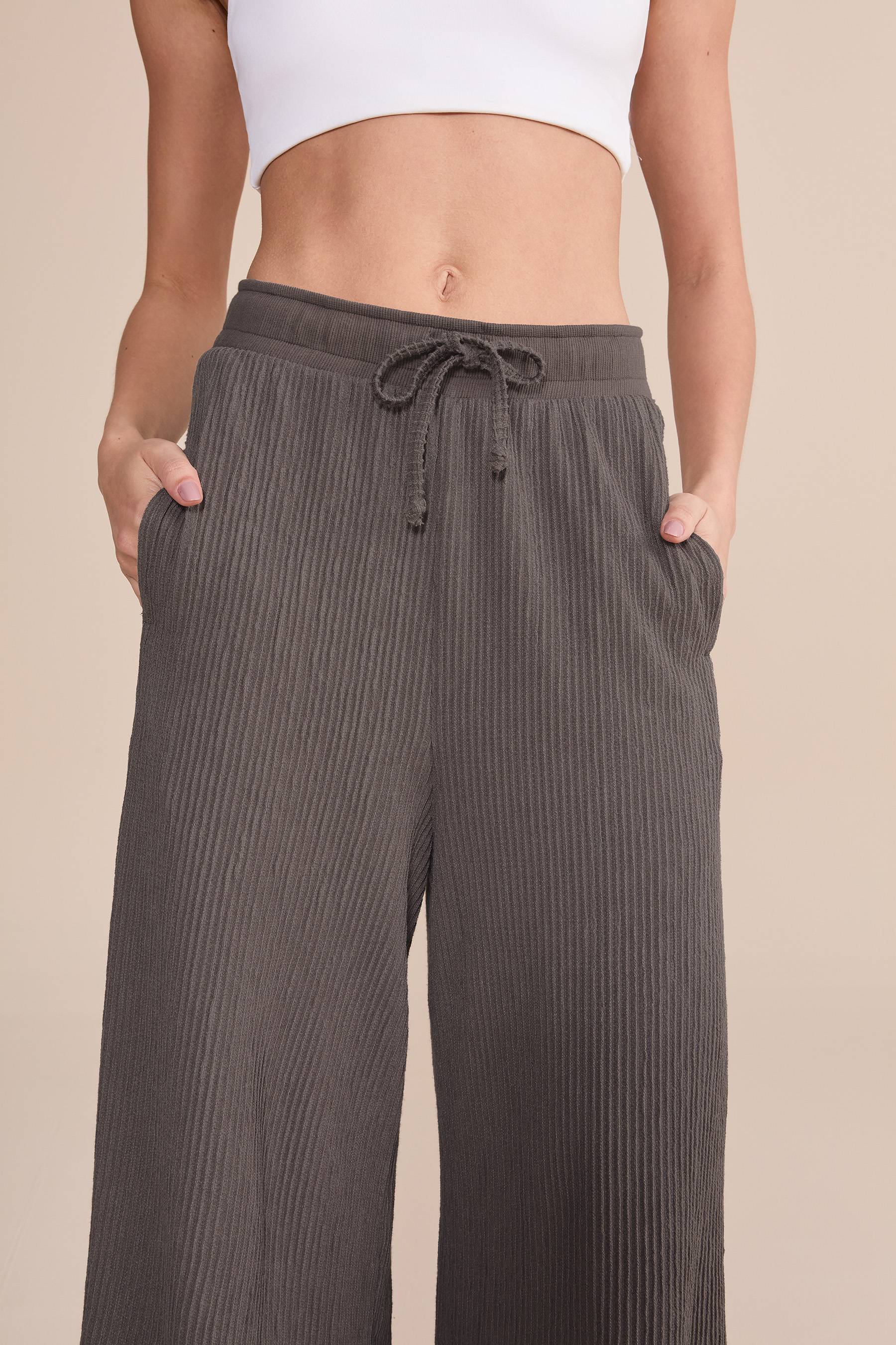 Bold Fleece Straight Leg Pants for Women - Soft & Comfortable Winter Trousers - Perfect for Casual Wear, Work & Outdoor Activities