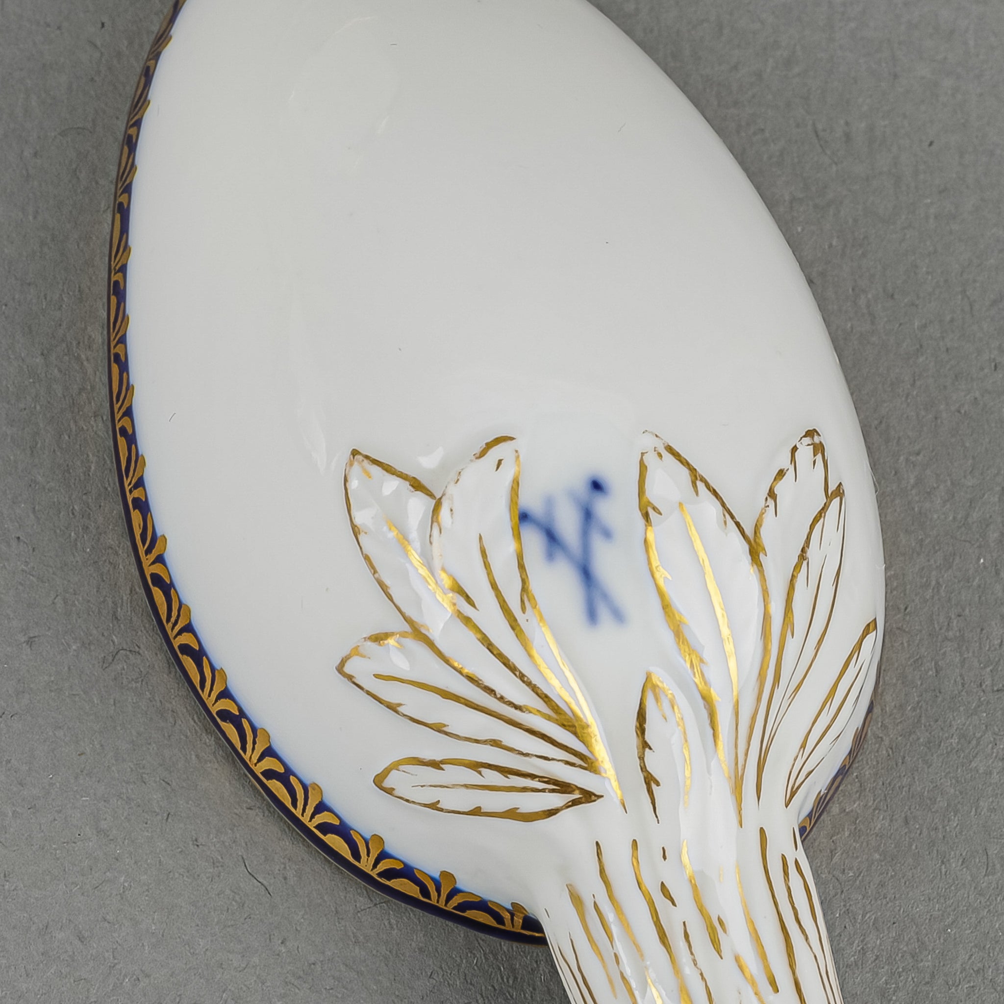 MEISSEN Cobalt Blue & Gold Trim Covered Sauce Boat with Fixed Saucer & Ladle - Elegant Serving Dish for Fine Dining & Special Occasions