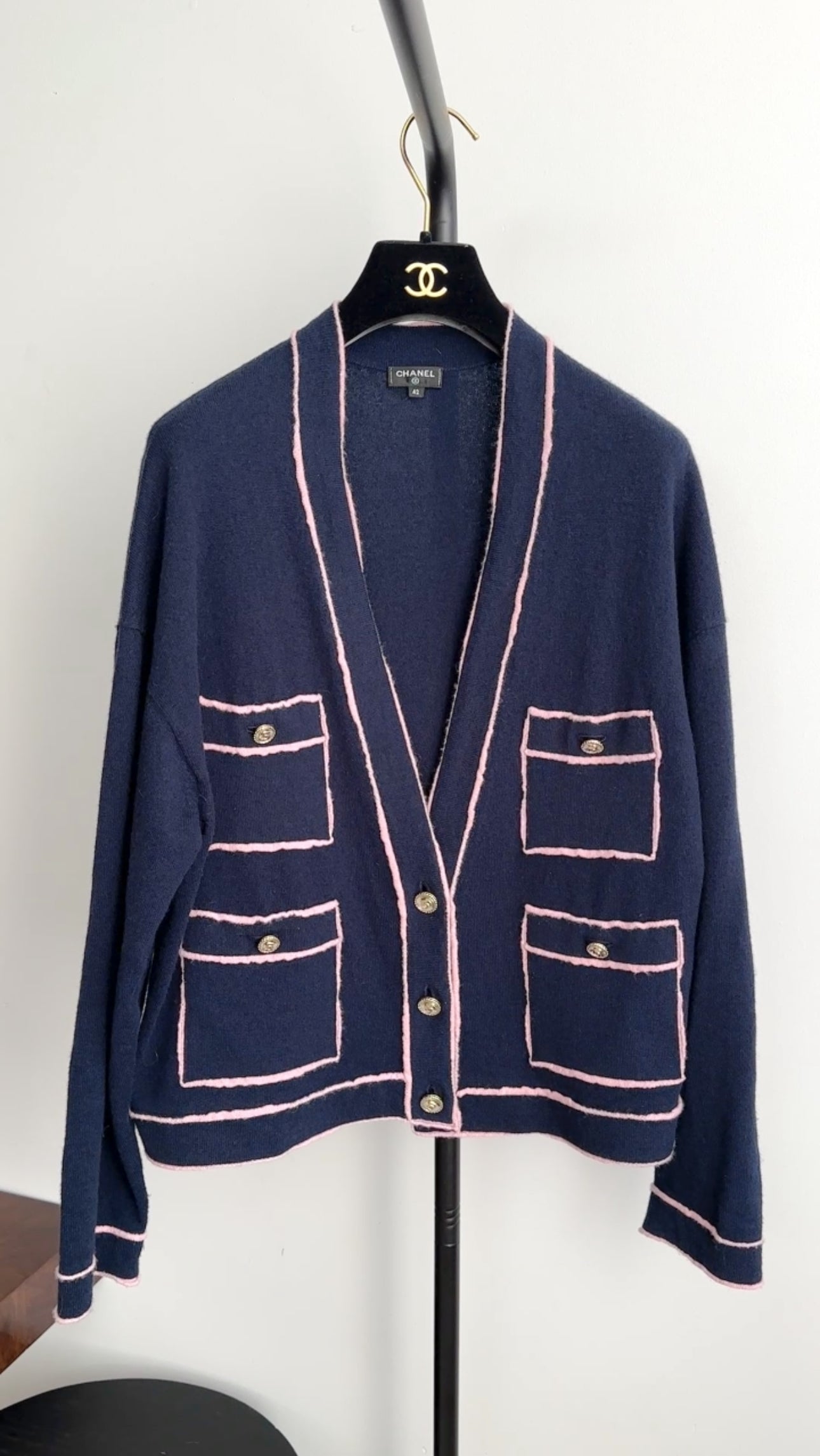 Chanel 21S Navy and Pink No. 5 Cashmere Cardigan Sweater Women's Size FR42 / US10 - Luxury Knitwear for Fall & Winter Fashion, Office Wear & Special Occasions