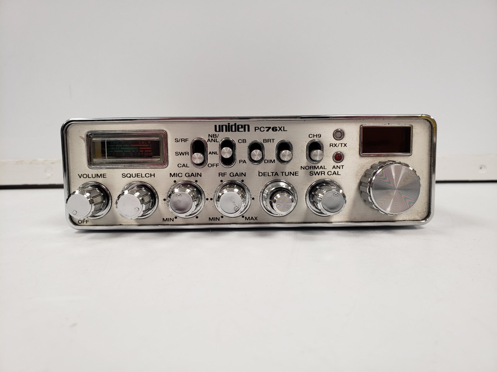 Uniden PC76XL 40-Channel CB Radio - Long Range Communication for Truckers, Off-Roading & Emergency Preparedness