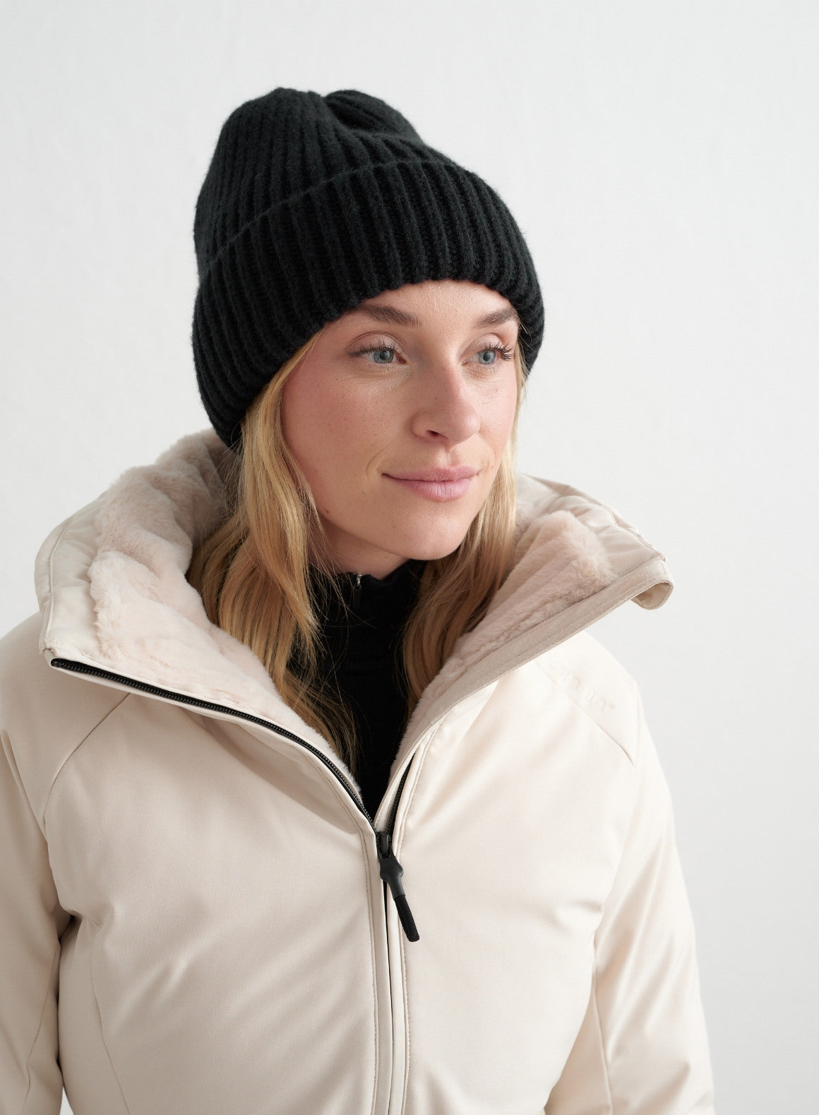 Black Chunky Beanie - Warm Winter Knit Hat for Men & Women - Perfect for Skiing, Snowboarding & Cold Weather Activities