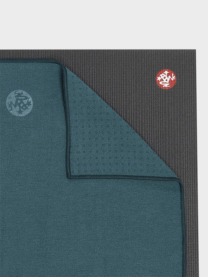 Manduka Yogitoes Yoga Hand Towels - Non-Slip, Absorbent & Eco-Friendly for Hot Yoga, Pilates & Workouts - Perfect for Grip & Sweat Control