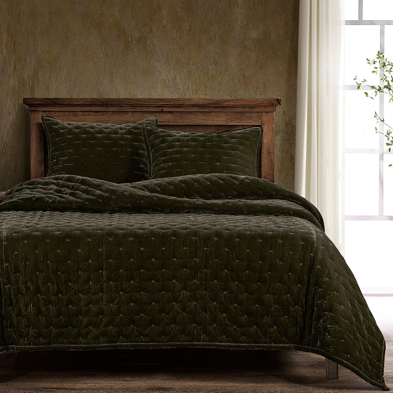 Stella Faux Silk Velvet Pintuck Quilt - Luxury Bedding Set for Queen Size Bed - Perfect for Modern Bedroom Decor & Cozy Winter Nights
