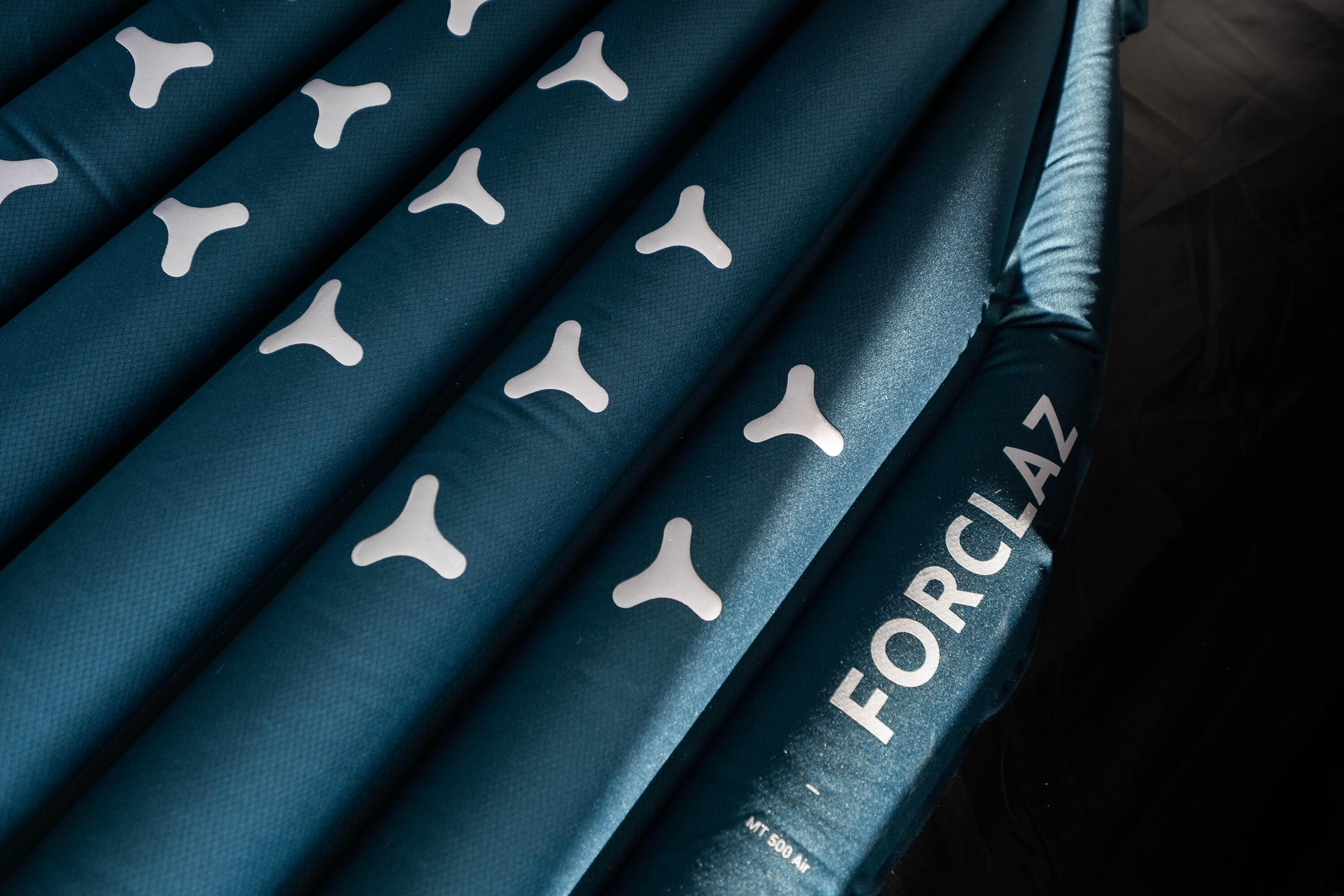 Forclaz MT500 Air Sleeping Pad - Ultralight & Compact Camping Mat for Backpacking, Hiking & Outdoor Adventures - Size L