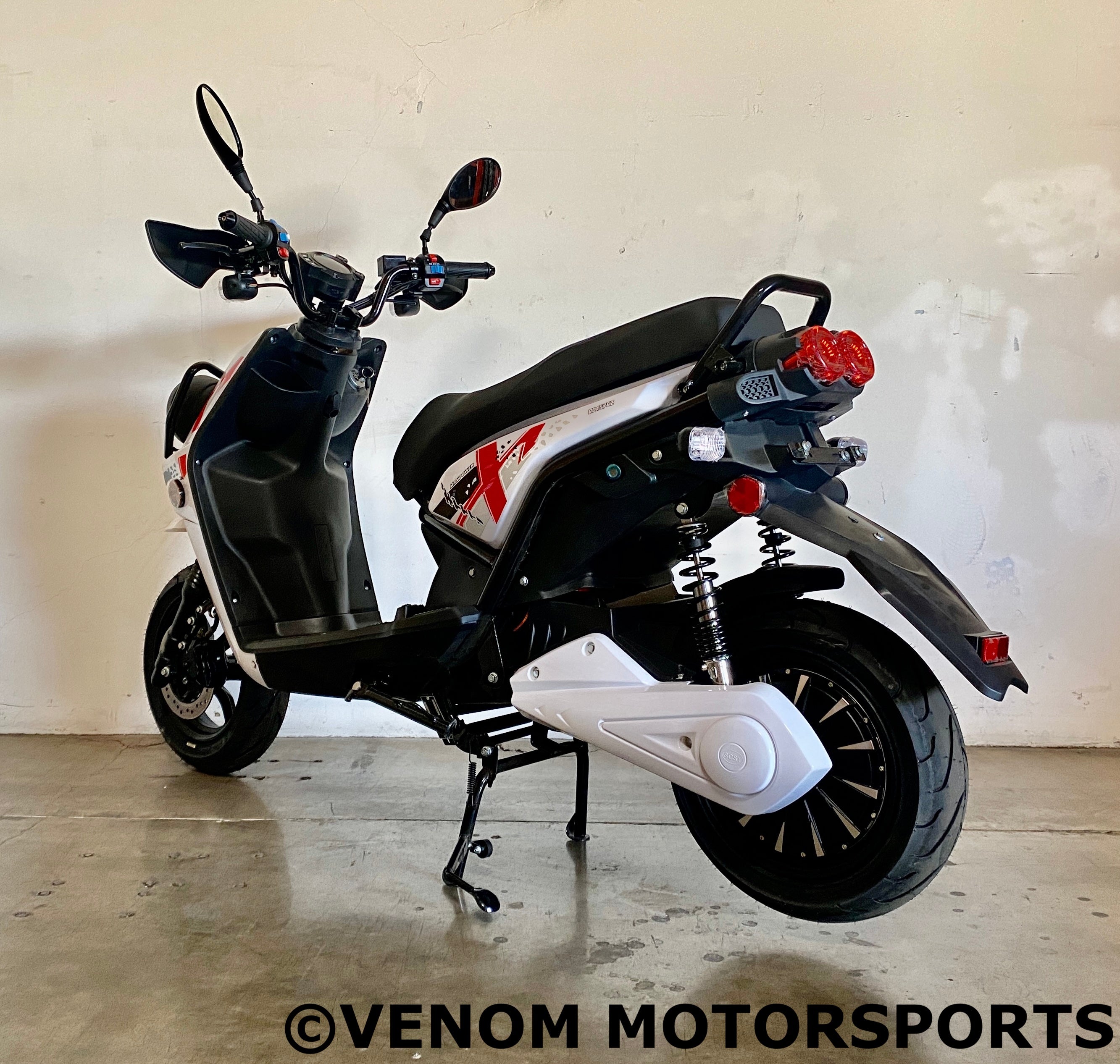 Venom E Moped 2000W 72V Electric Scooter - High-Speed Brushless Motor for Adults - Perfect for Urban Commuting & Off-Road Adventures