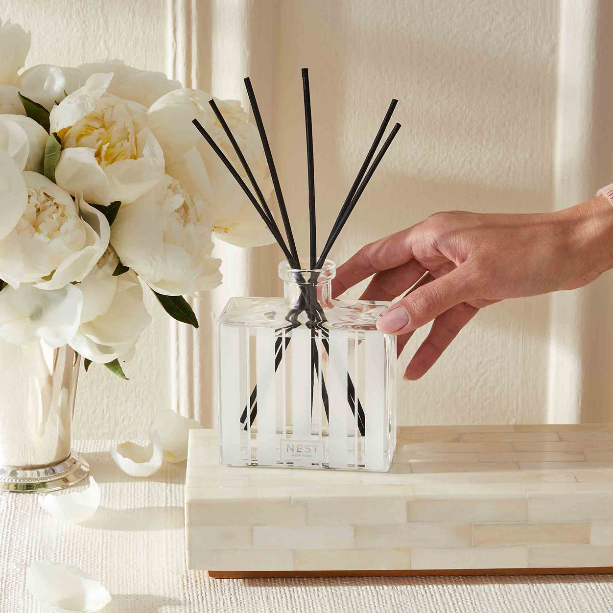 Cedar Leaf and Lavender Reed Diffuser - Natural Aromatherapy Essential Oil Diffuser for Home, Office, Spa | Relaxing Scent for Stress Relief & Better Sleep
