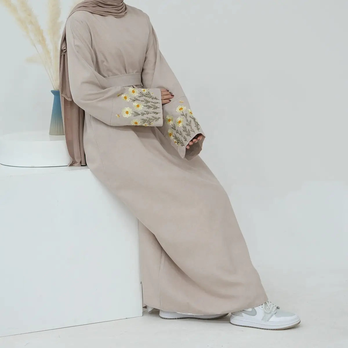 Elegant Floral Embroidery Abaya Dress for Women - Modest Islamic Fashion for Prayer, Eid & Special Occasions