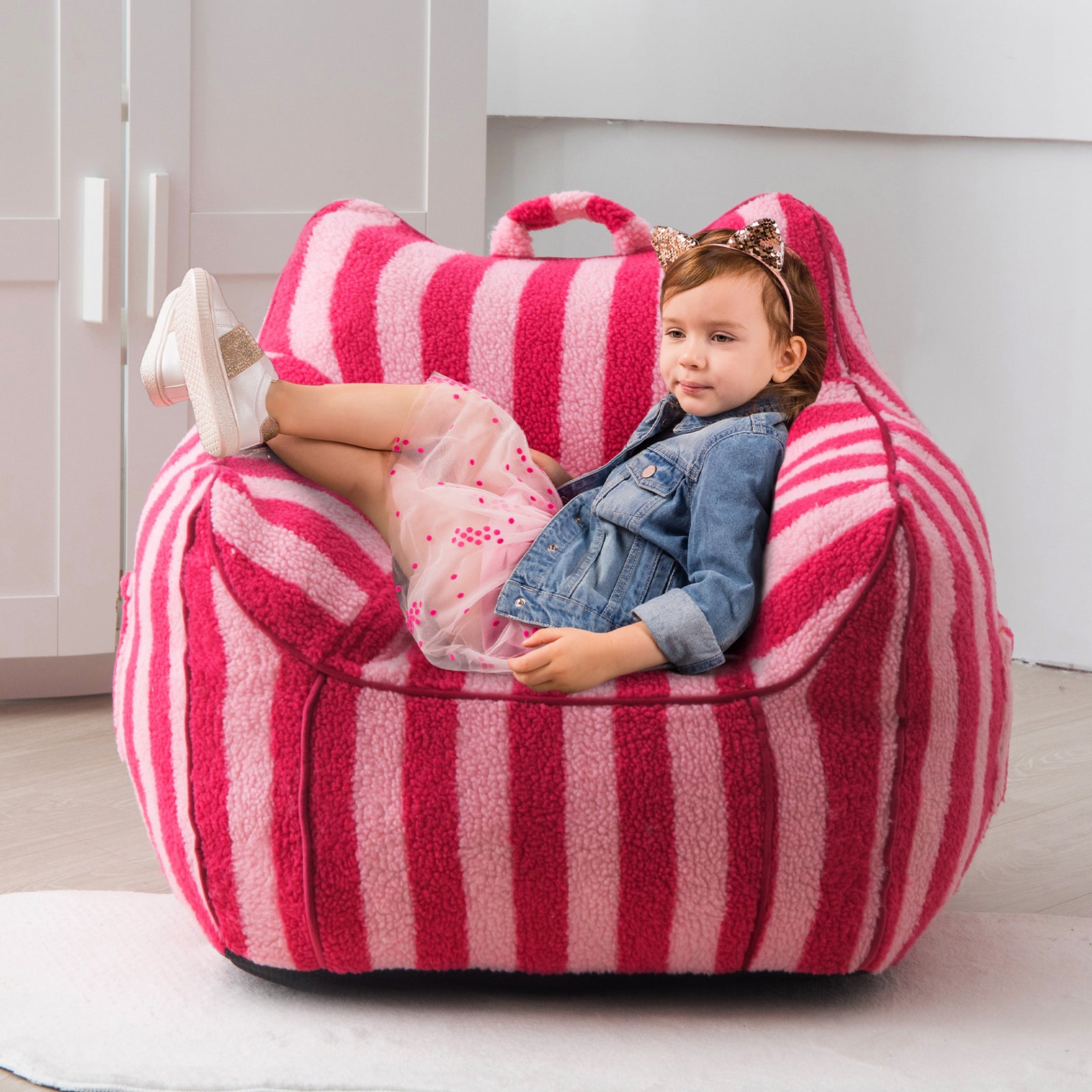 MAXYOYO Kids Bean Bag Chair - Sherpa Fabric Bean Bag Couch with Decorative Edges for Children's Room | Soft Pink Striped Design | Perfect for Playrooms, Bedrooms & Reading Nooks