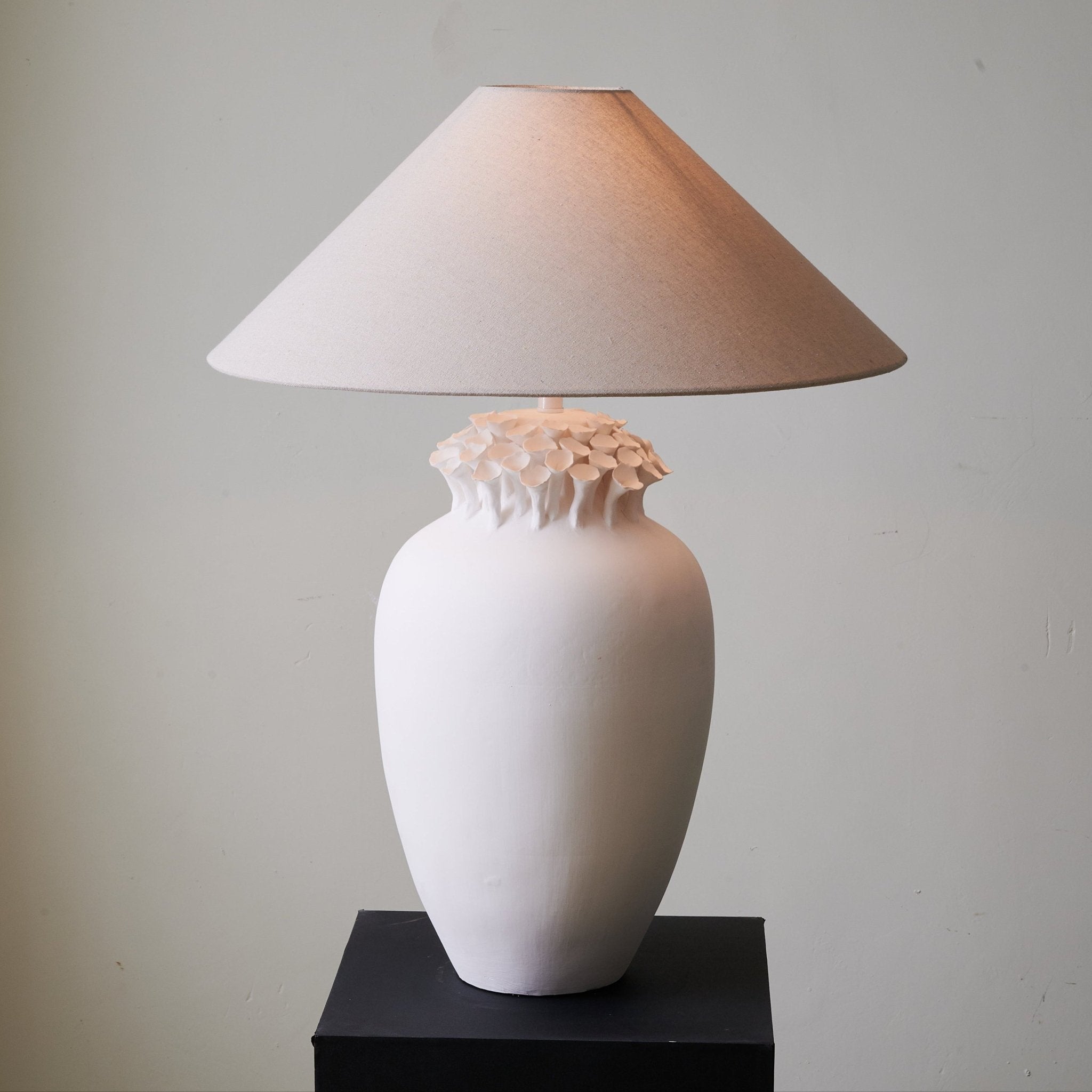Blossom Crest Ceramic Table Lamp - Elegant Home Decor for Bedroom, Living Room & Office - Soft Lighting Accent Piece for Cozy Ambience