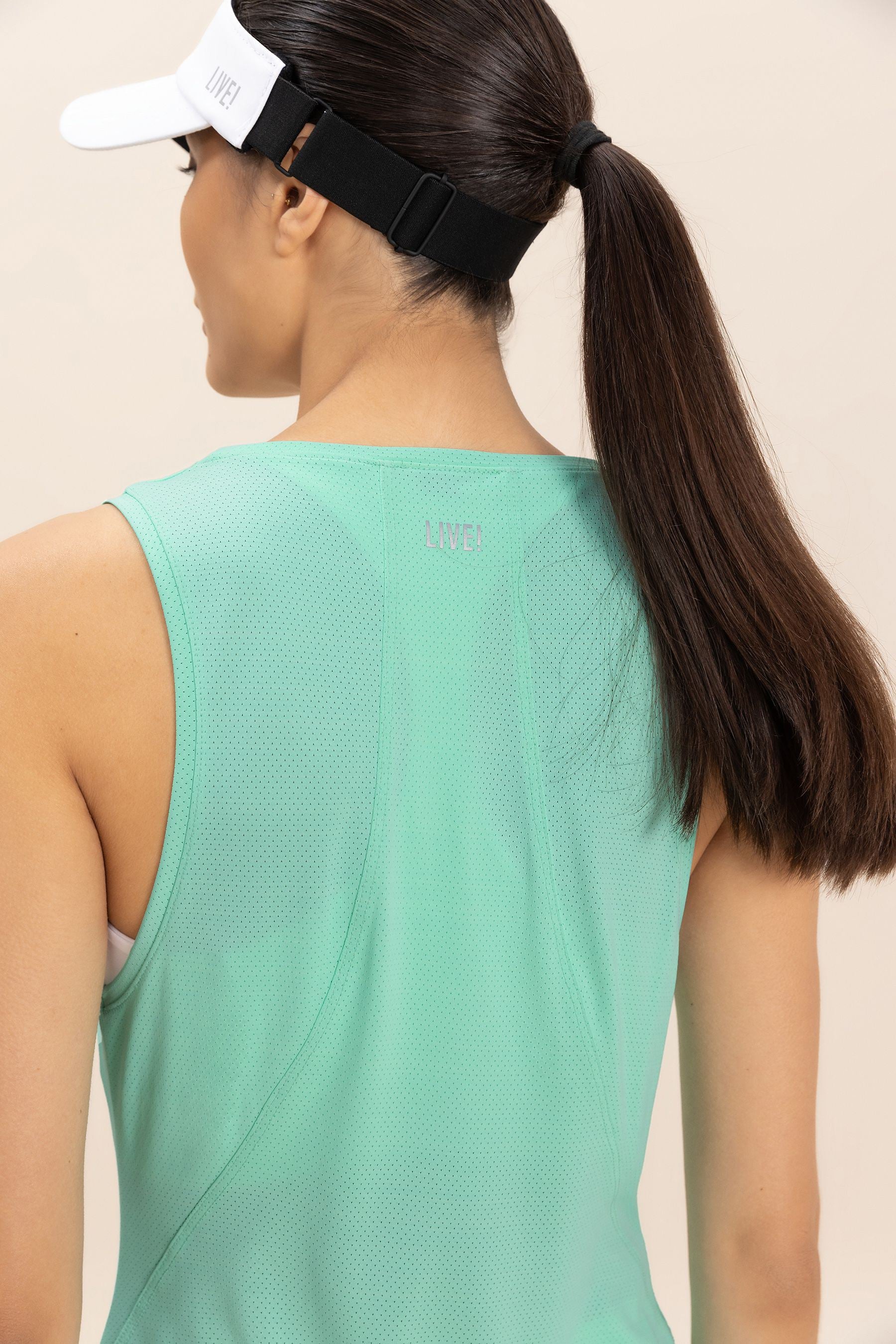 Action Line Tank Top for Women - Comfortable & Stylish Workout Shirt - Perfect for Yoga, Running & Gym