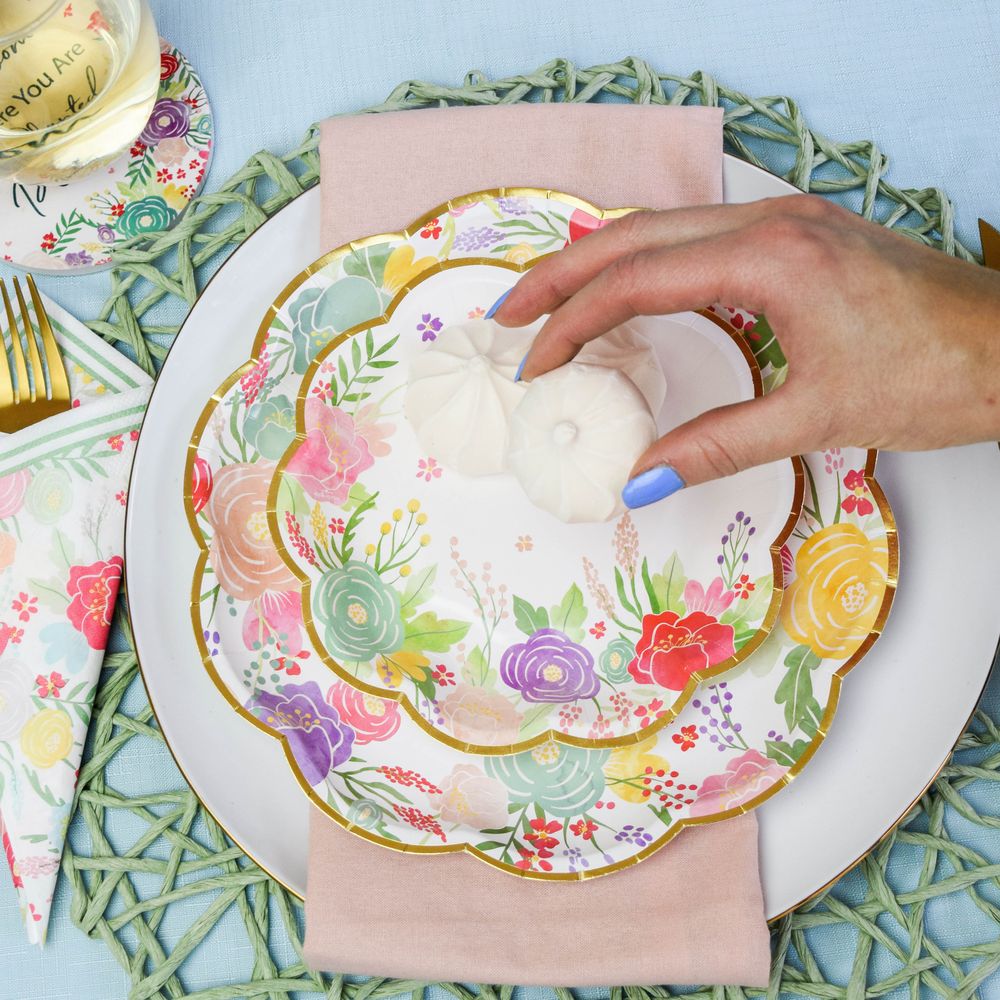 Premium 7-inch Garden Blooms Paper Plates - Set of 16, Elegant Floral Design, Heavy-Duty Disposable Plates for Parties, BBQs, Picnics & Outdoor Dining