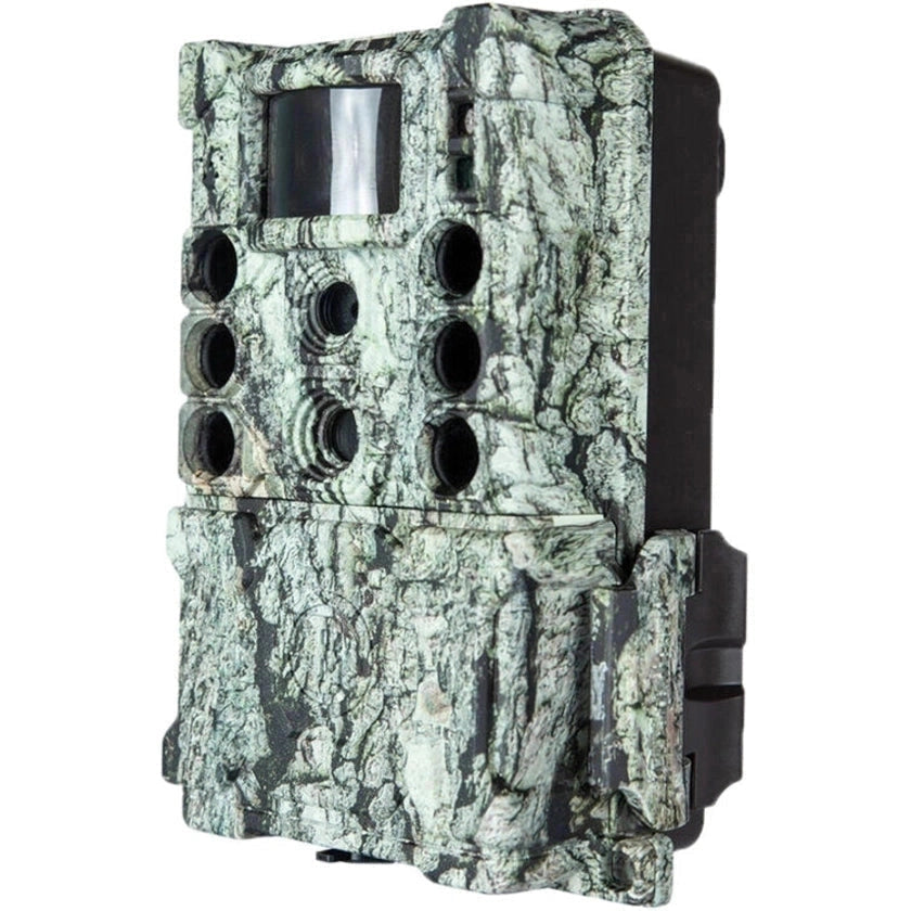 Bushnell 32MP TrailCam CORE DS 4K Camo Hunting Camera - High Resolution Night Vision Game Camera for Wildlife Monitoring, Outdoor Security, and Hunting Scouting