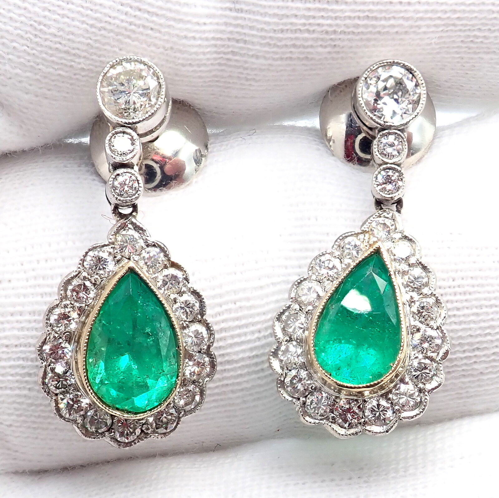 Vintage Platinum Diamond Emerald Earrings and Necklace Set - Elegant Estate Jewelry for Weddings, Anniversaries & Special Occasions