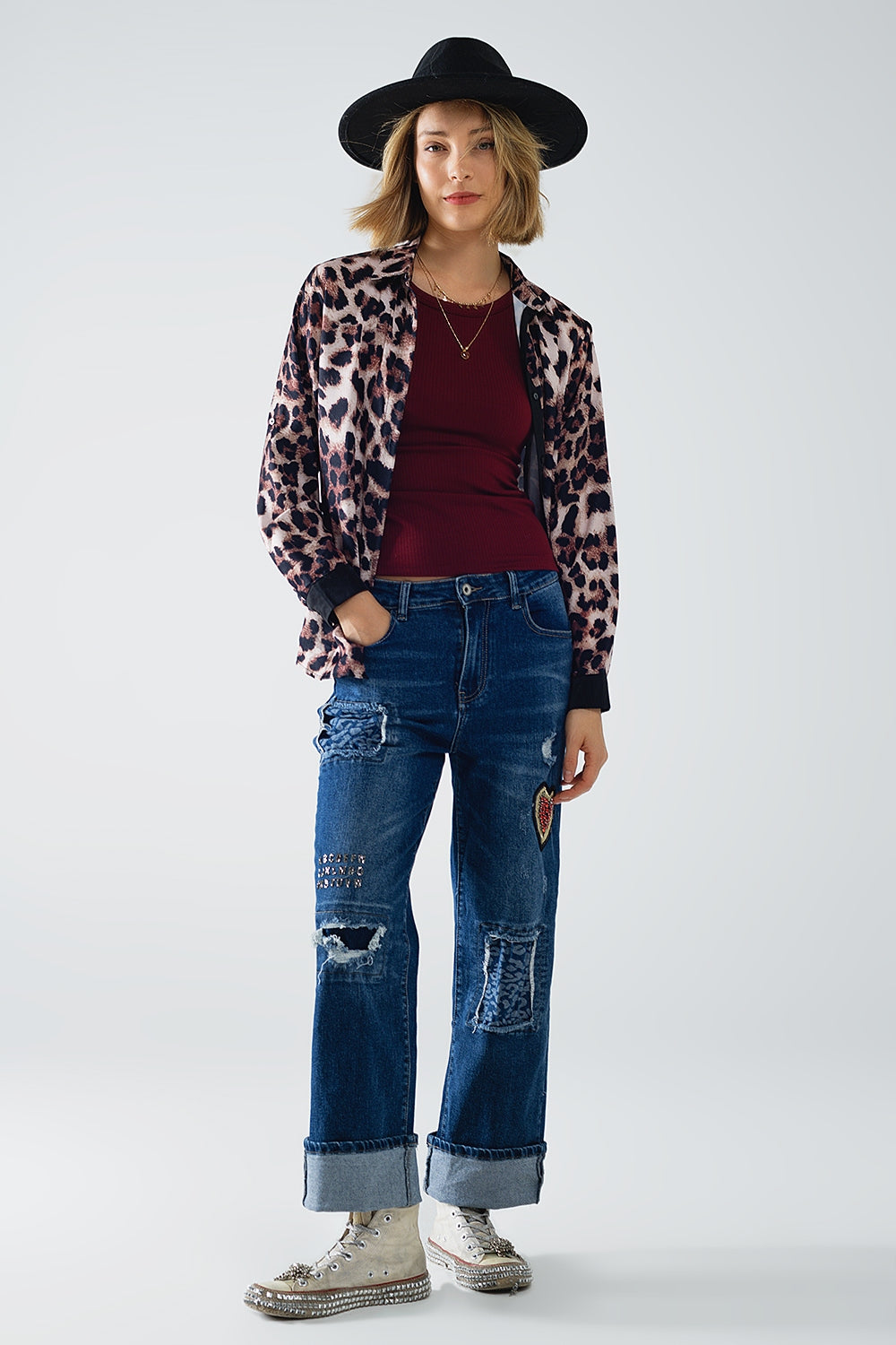 Women's Wide Leg Distressed Denim Jeans with Patch Details - Perfect for Casual Outfits and Streetwear Fashion
