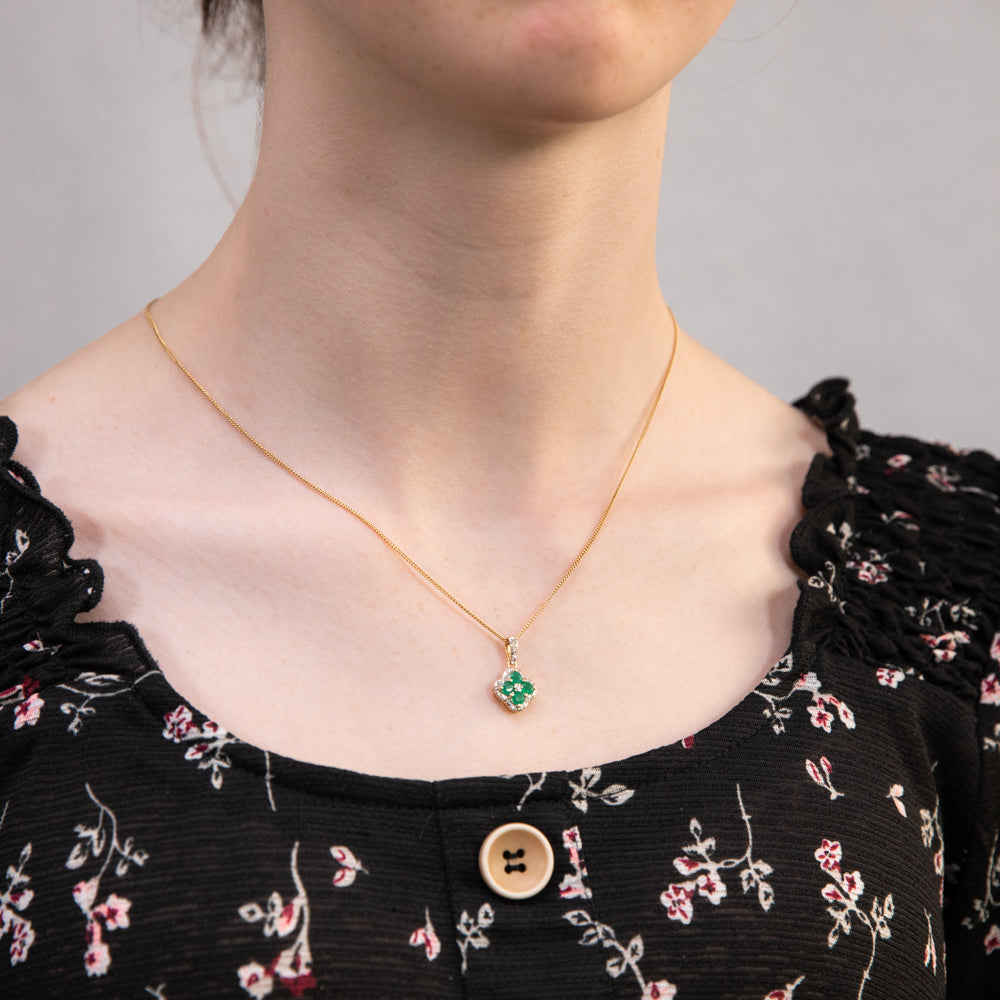 9ct Yellow Gold 1ct Natural Emerald & 1/10ct Diamond Four Leaf Clover Pendant Necklace - Perfect for St. Patrick's Day Gifts & Irish-Themed Jewelry