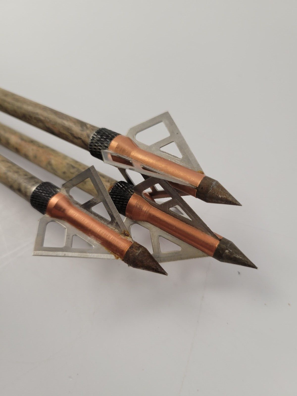 Carbon Express Bow Arrows - Precision Hunting Arrows for Target Practice & Outdoor Adventures