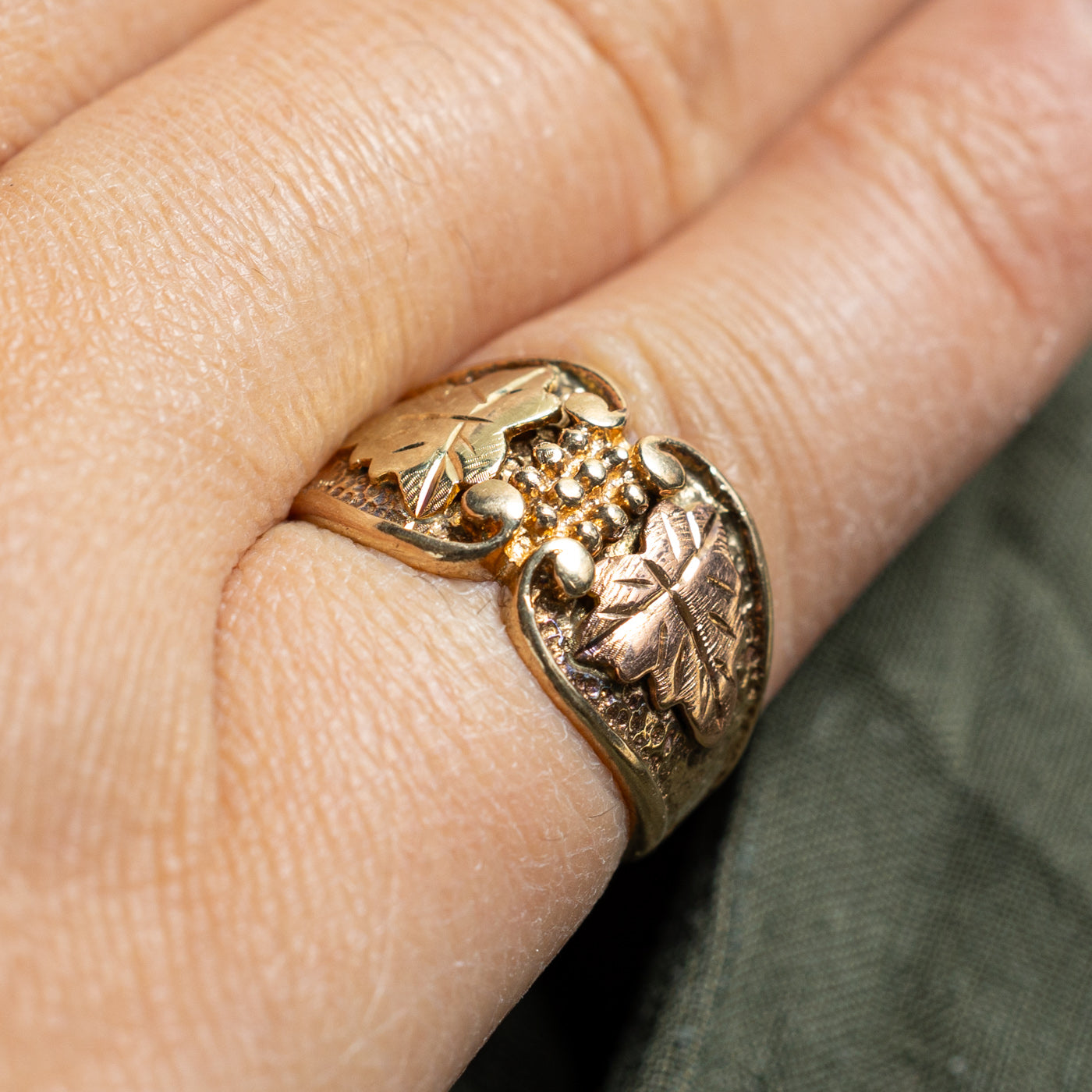 10K Two-Tone Black Hills Gold Leaf Ring for Women - Size 4 - Elegant Nature-Inspired Jewelry for Everyday Wear & Special Occasions