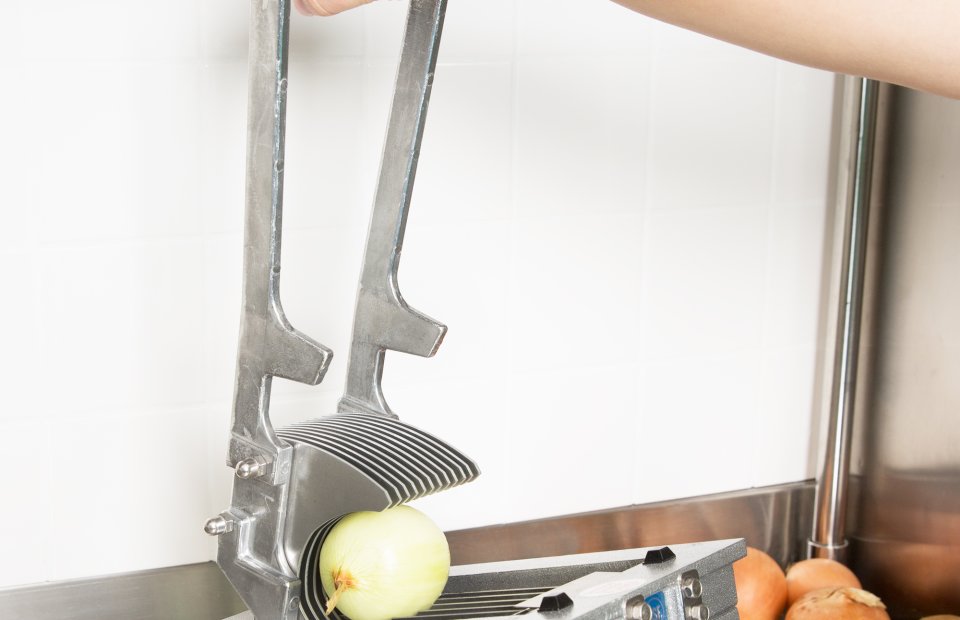 Vollrath Onion King 1/4 Onion Cutter - Professional Commercial Grade Onion Slicer for Restaurants, Catering & Home Kitchens - Perfect for Salads, Burgers & Food Prep