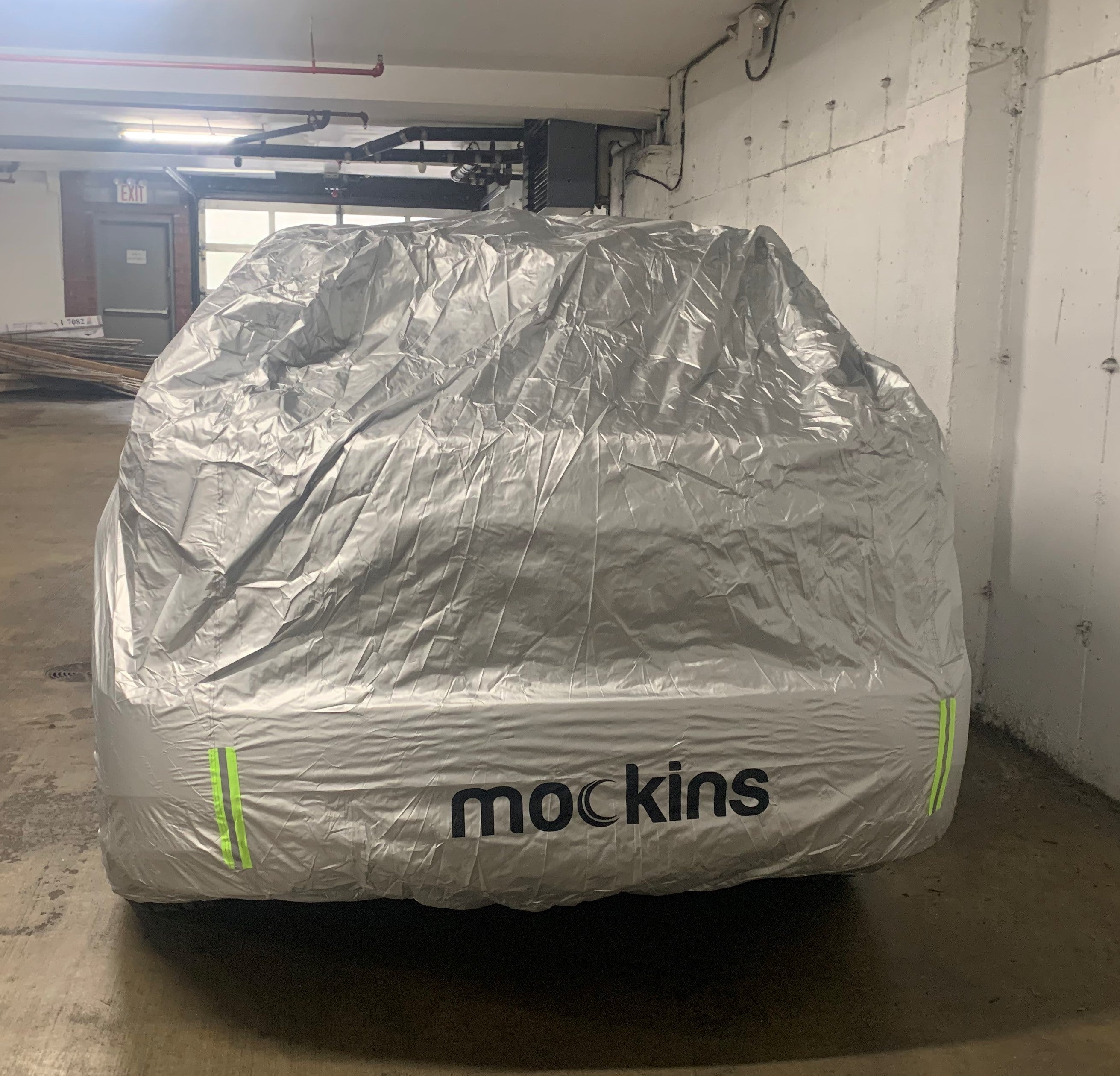 Waterproof Car Cover with Zipper Door - Durable Polyester SUV Cover for All Weather Protection - Perfect for Outdoor Parking, Travel & Vehicle Storage