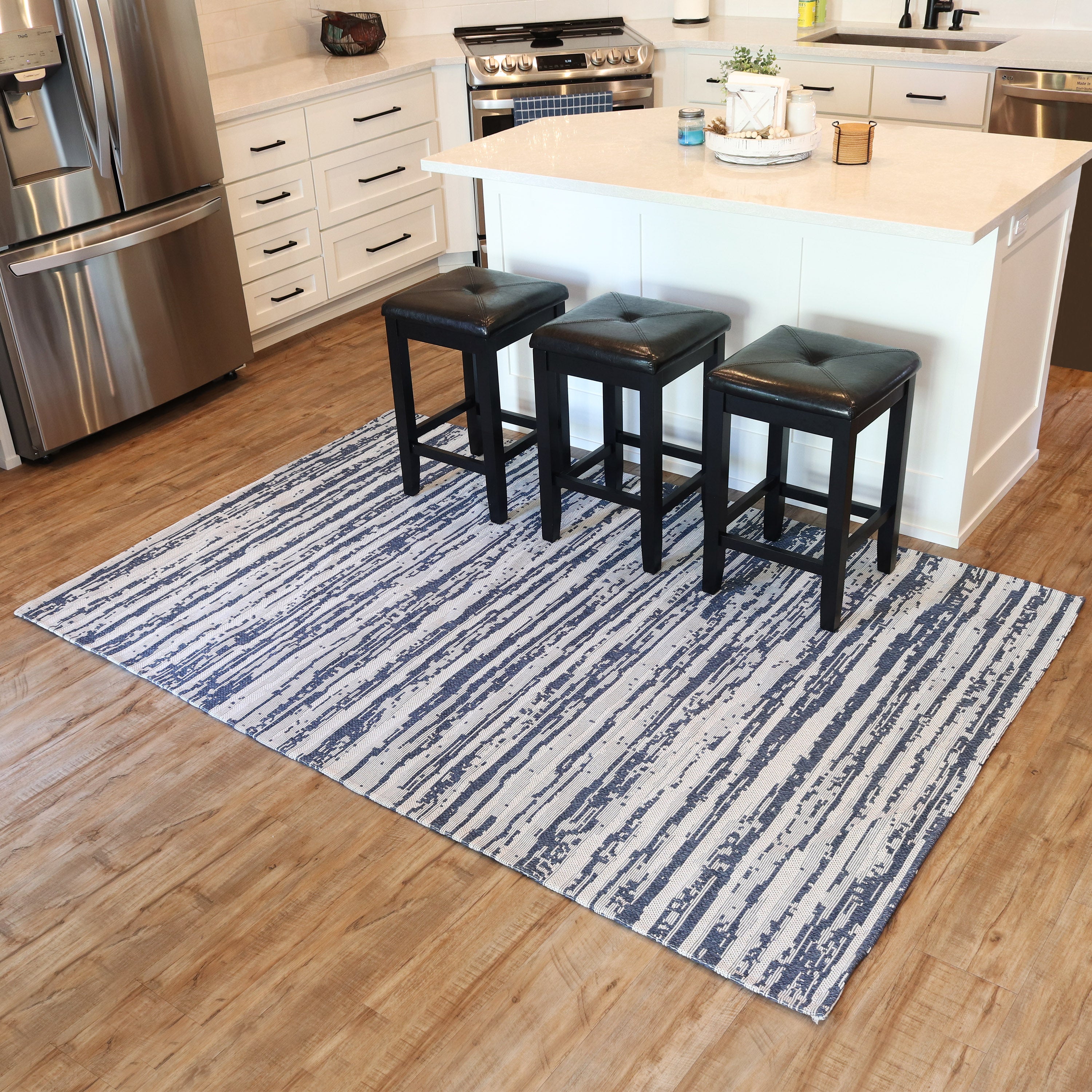 Stylish Sunnydaze Indoor Area Rug - Soft & Durable for Living Room, Bedroom & Home Decor - Perfect for Cozy Spaces & Modern Interiors