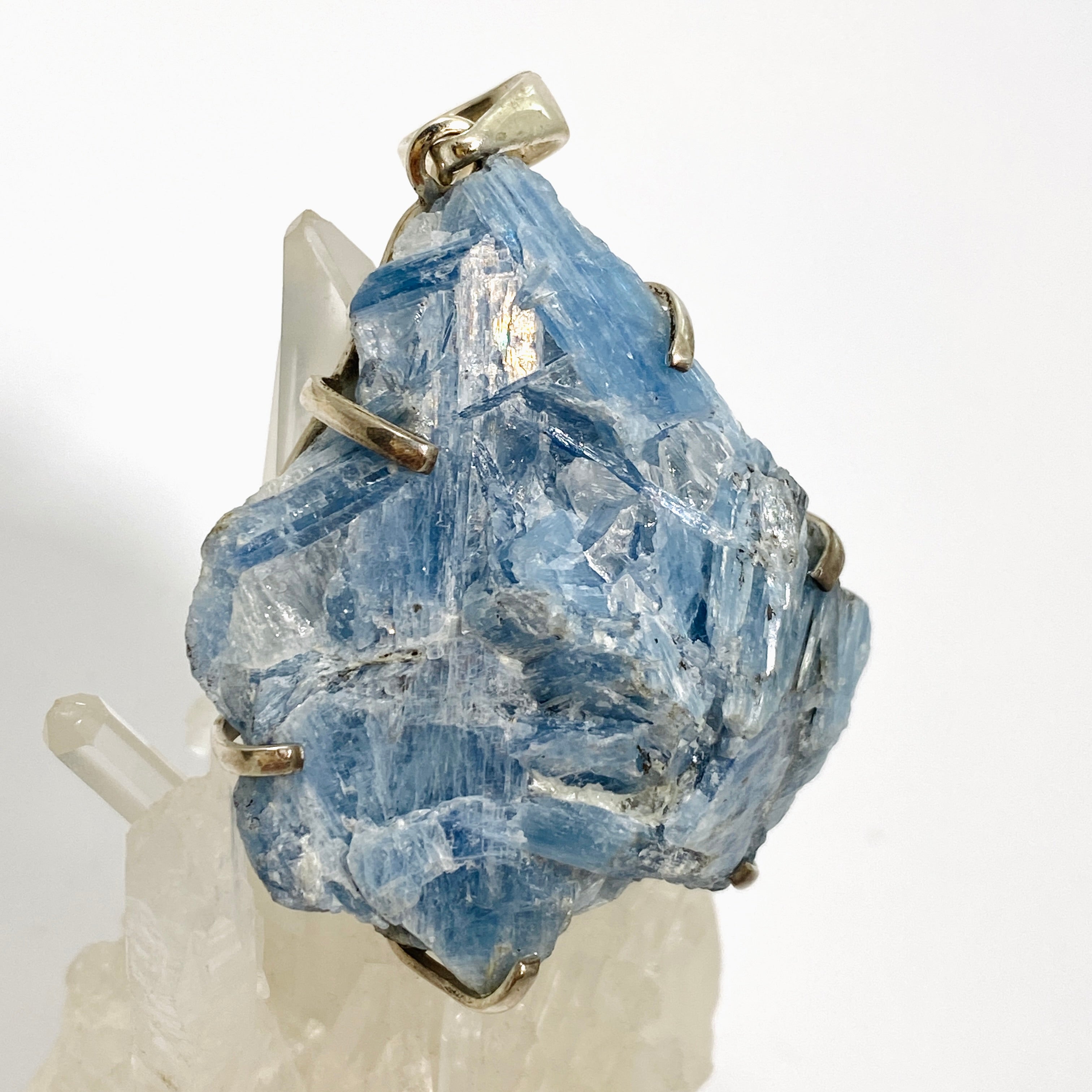 Natural Kyanite Raw Crystal Pendant Necklace - Uncut Healing Stone Jewelry for Energy Balance & Chakra Alignment - Perfect for Meditation, Yoga & Spiritual Healing