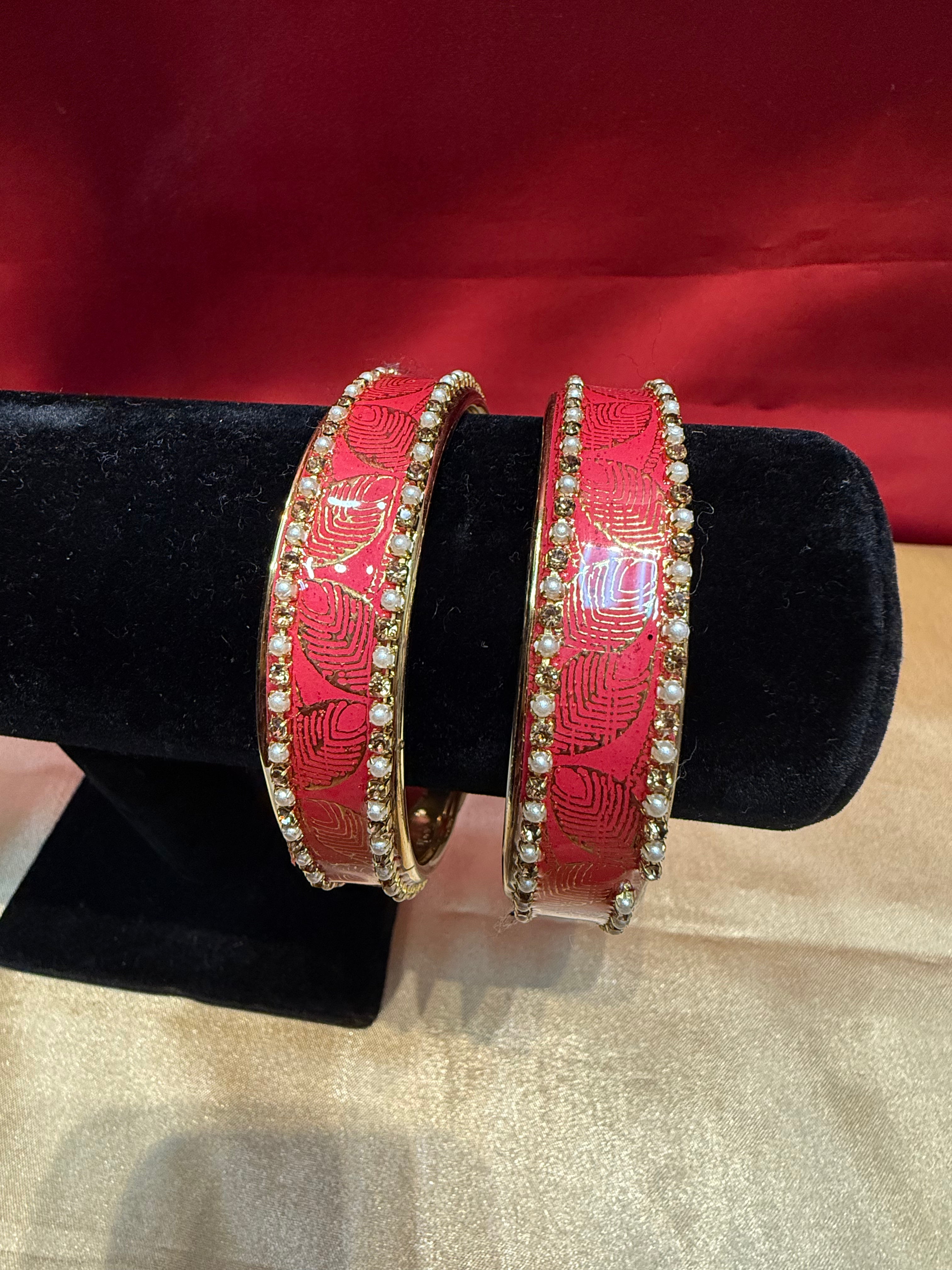 Elegant Dark Pink Checkered Design Glass Bangles for Women - Perfect for Parties, Weddings & Special Occasions