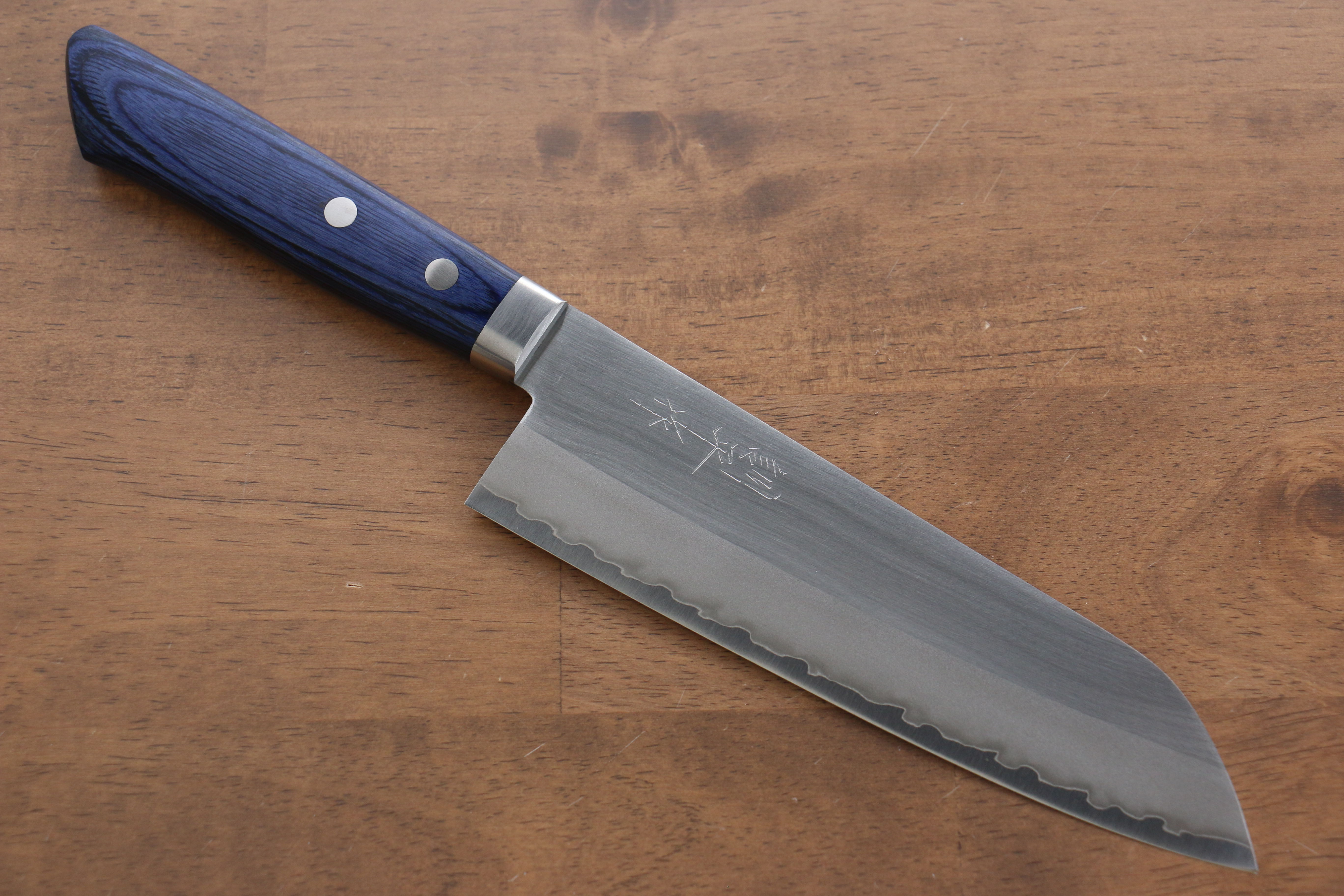 Premium Kunihira VG1 Santoku Knife 170mm - Japanese Migaki Finish, Blue Pakka Wood Handle - Perfect for Slicing, Dicing & Chopping Vegetables, Meat & Fish - Ideal for Home Chefs & Professional Kitchens