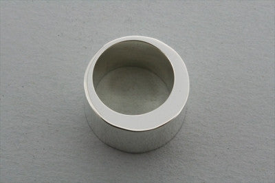 Sterling Silver Hollow Ring - Minimalist & Lightweight Jewelry for Everyday Wear & Special Occasions
