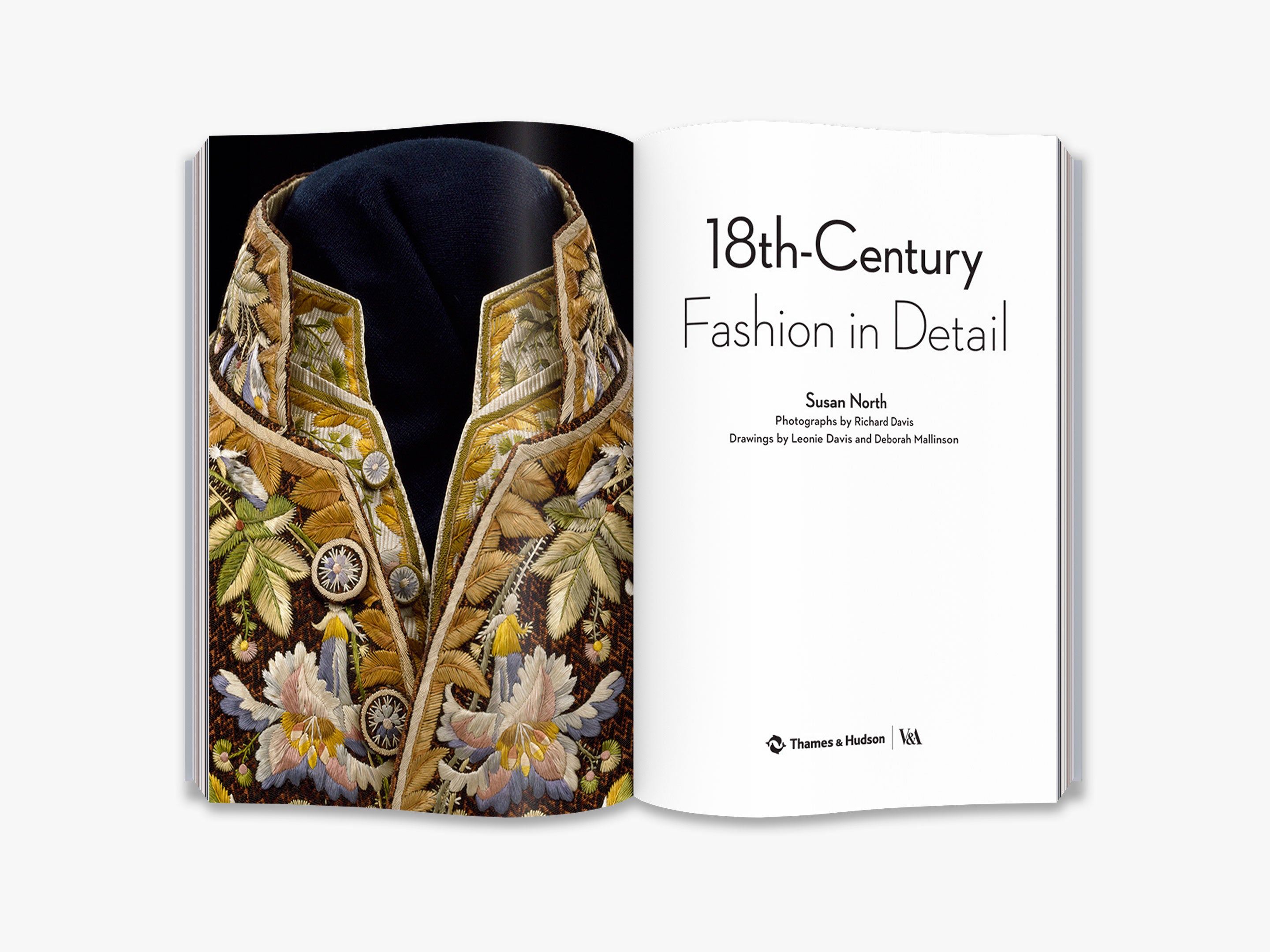 18th Century Fashion in Detail: Historical Clothing & Costume Design from Victoria and Albert Museum | Perfect for Historical Reenactments, Theater Productions & Vintage Fashion Inspiration