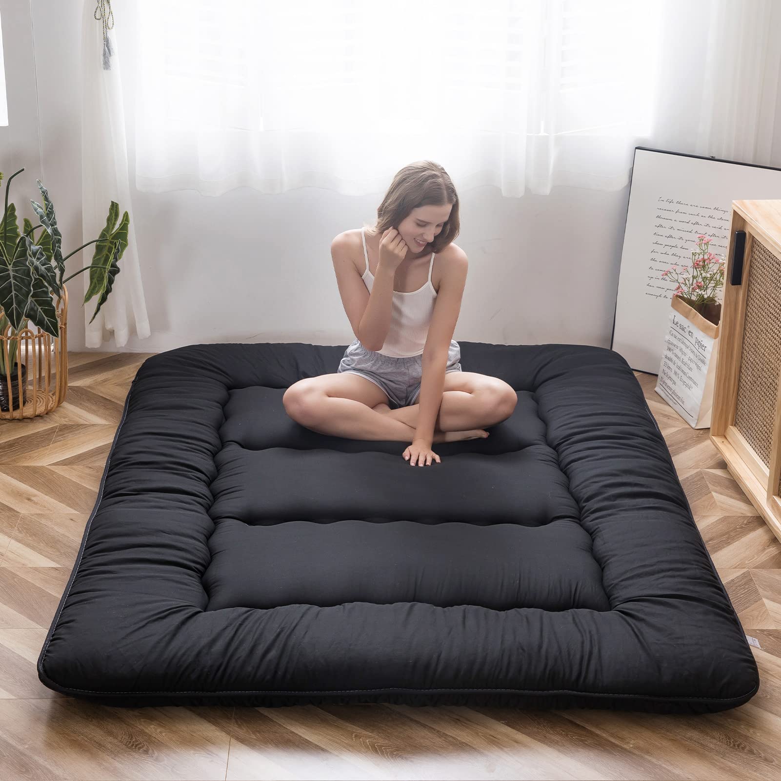 MAXYOYO Japanese Floor Mattress - Thick Tatami Mat Sleeping Pad, Foldable & Roll Up Futon for Boys & Girls - Twin Size Black - Perfect for Dorm Rooms, Kids' Bedrooms & Lounge Areas